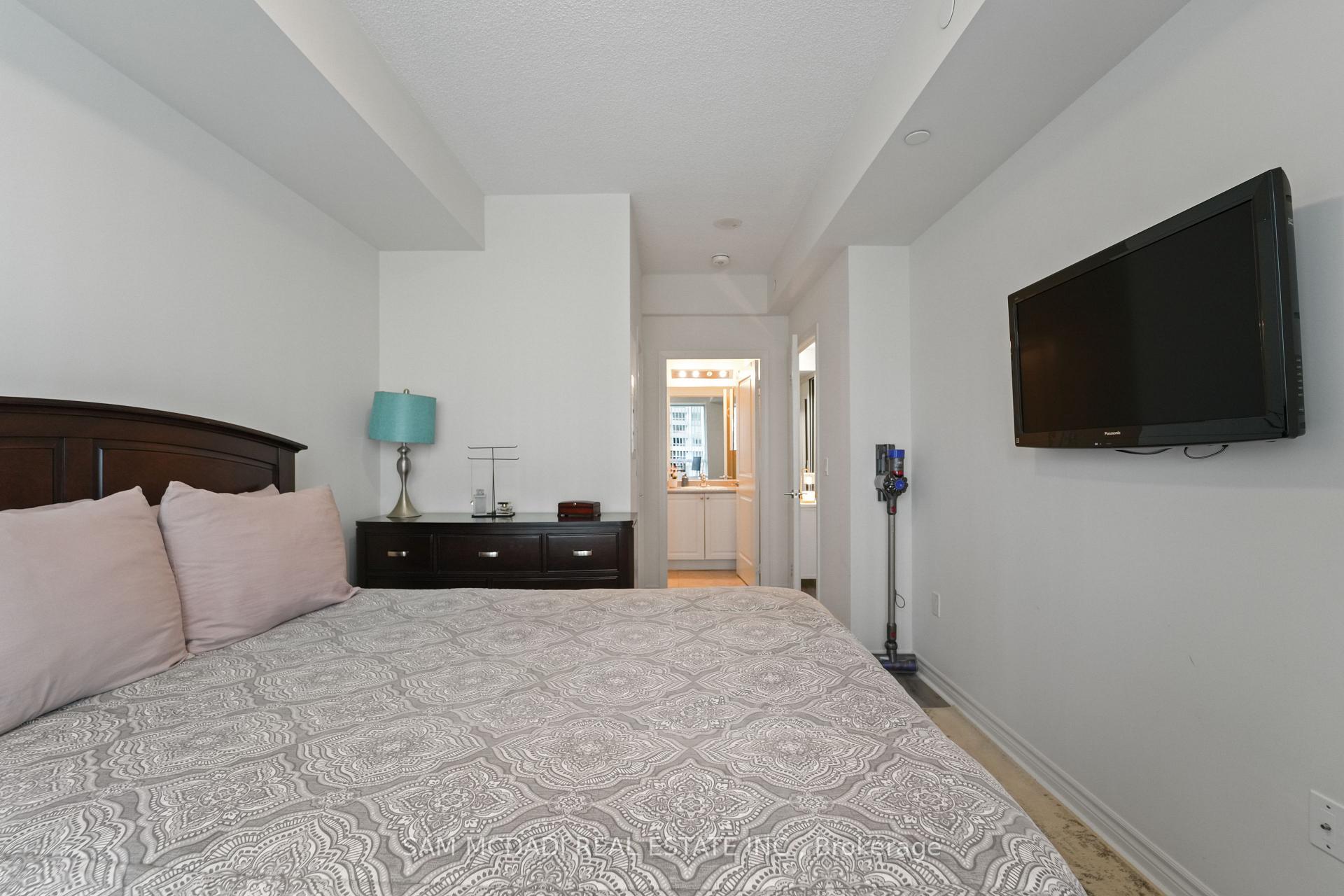 349 Rathburn Road W 207, Mississauga Unit: 207