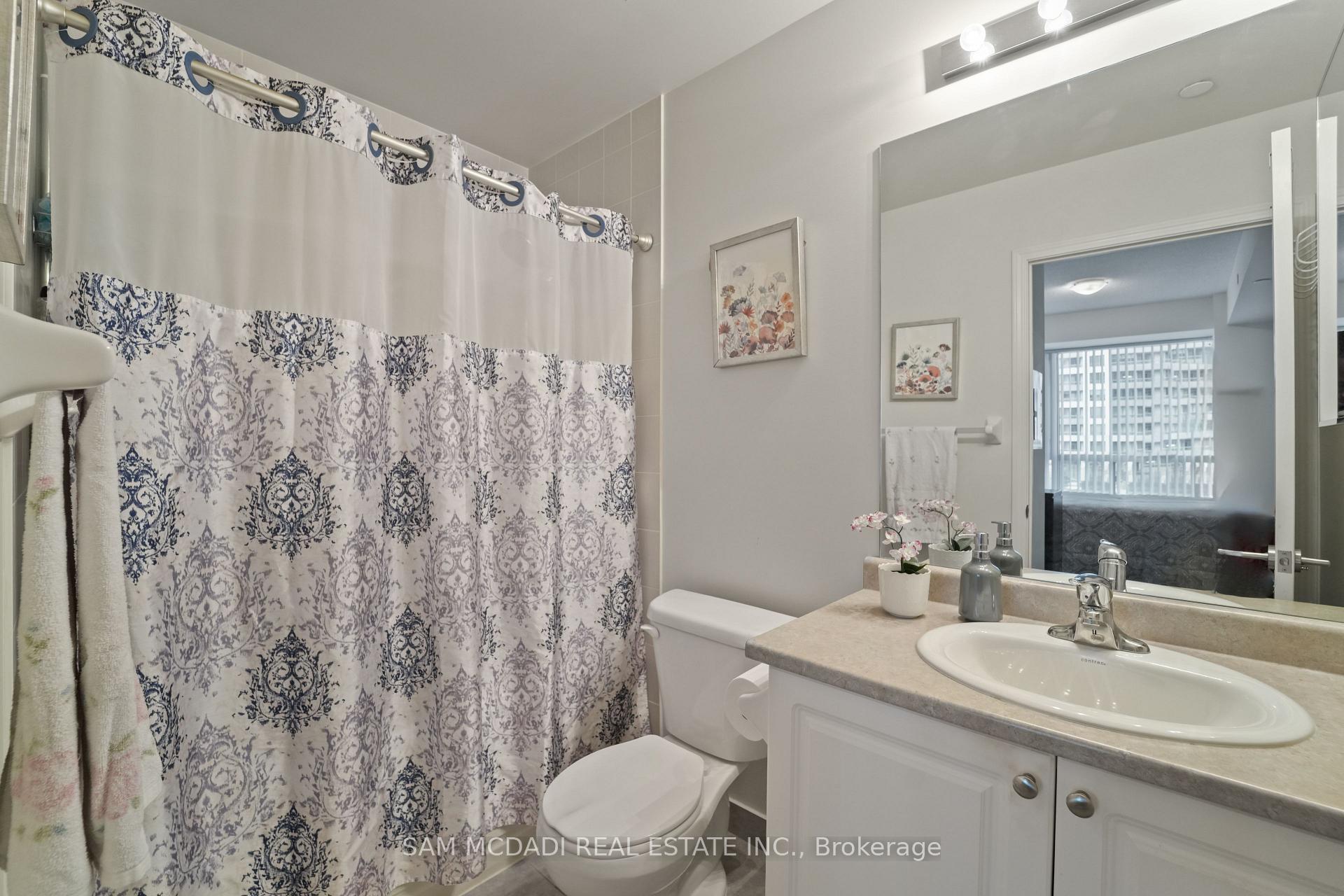 349 Rathburn Road W 207, Mississauga Unit: 207