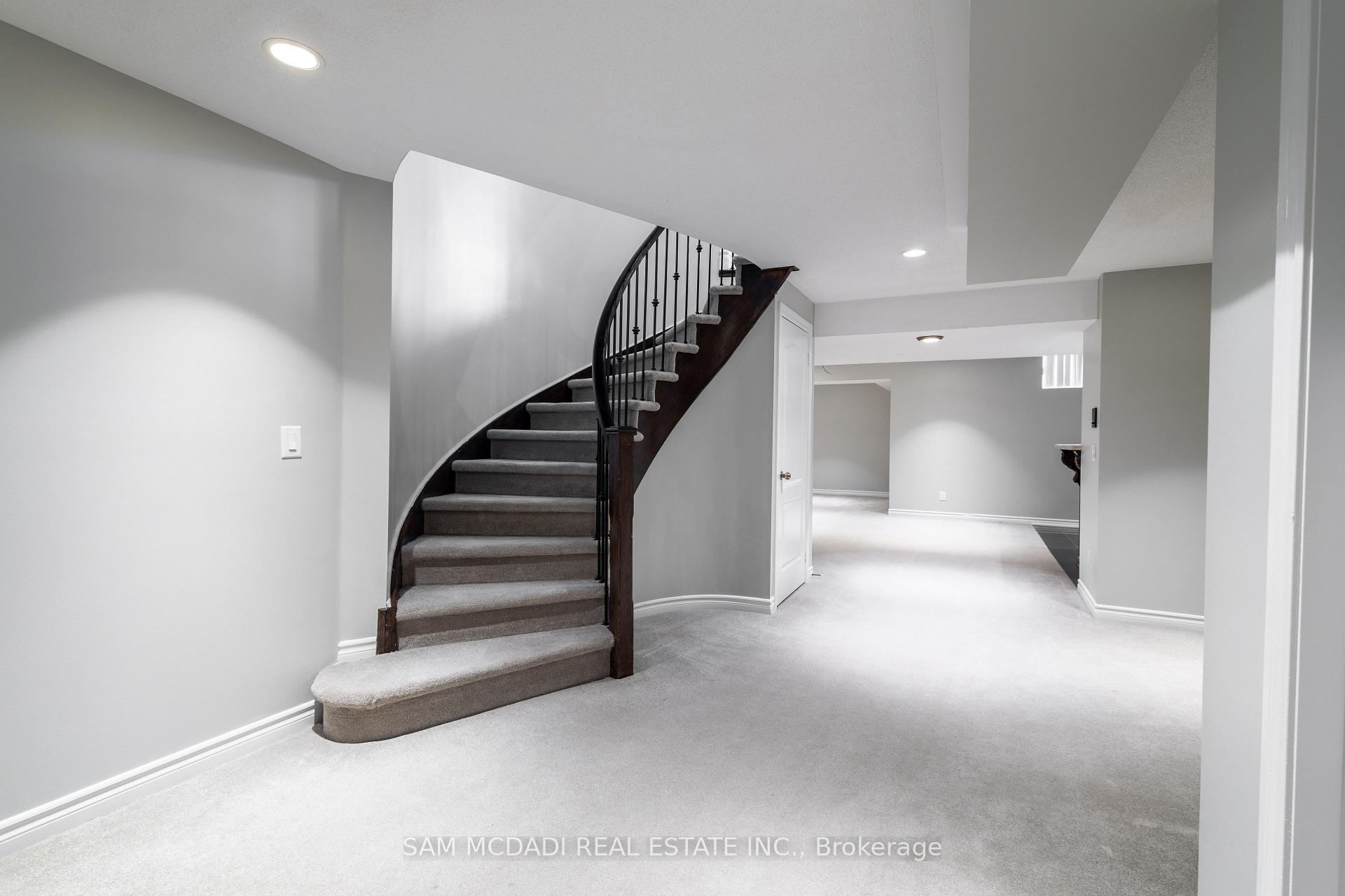 5572 Trailbank Drive