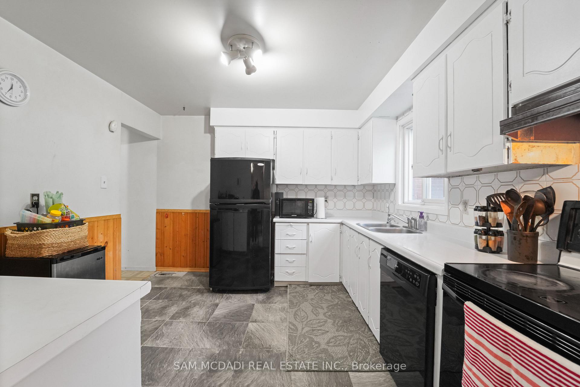 7262 Corrine Crescent