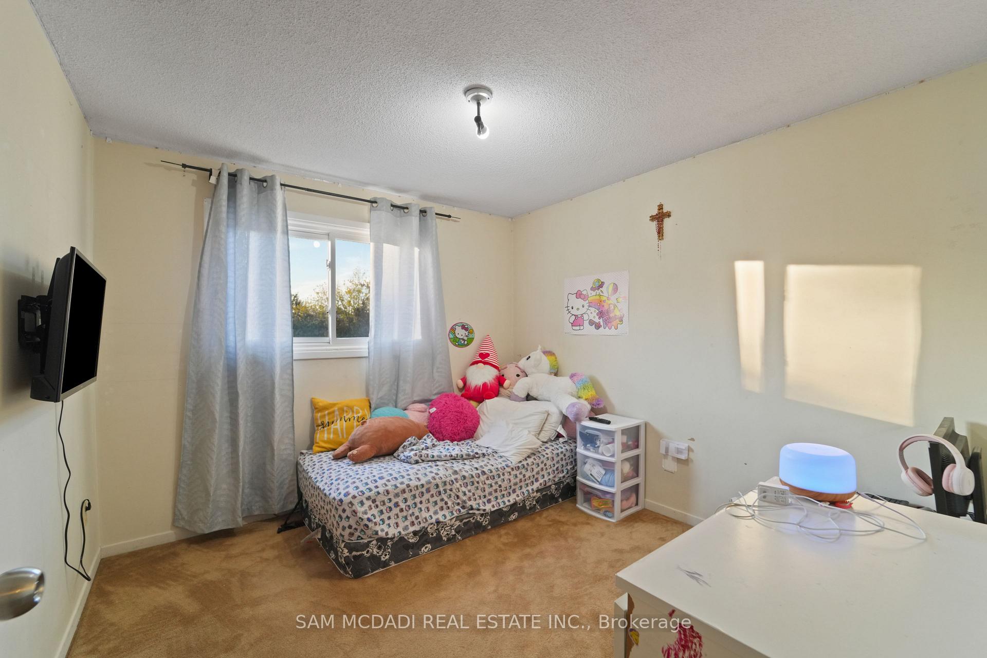 7262 Corrine Crescent