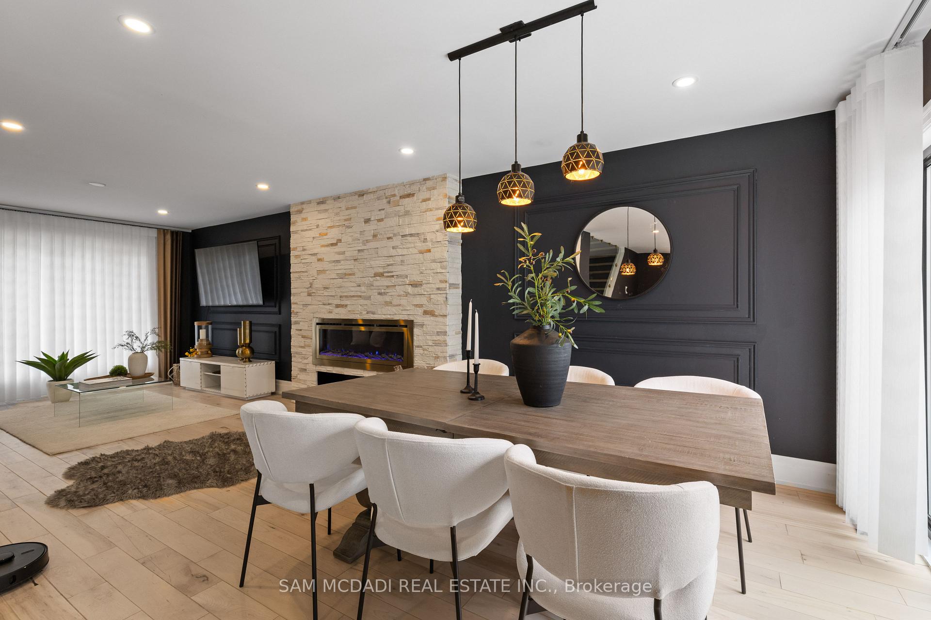 2284 Glastonbury Road