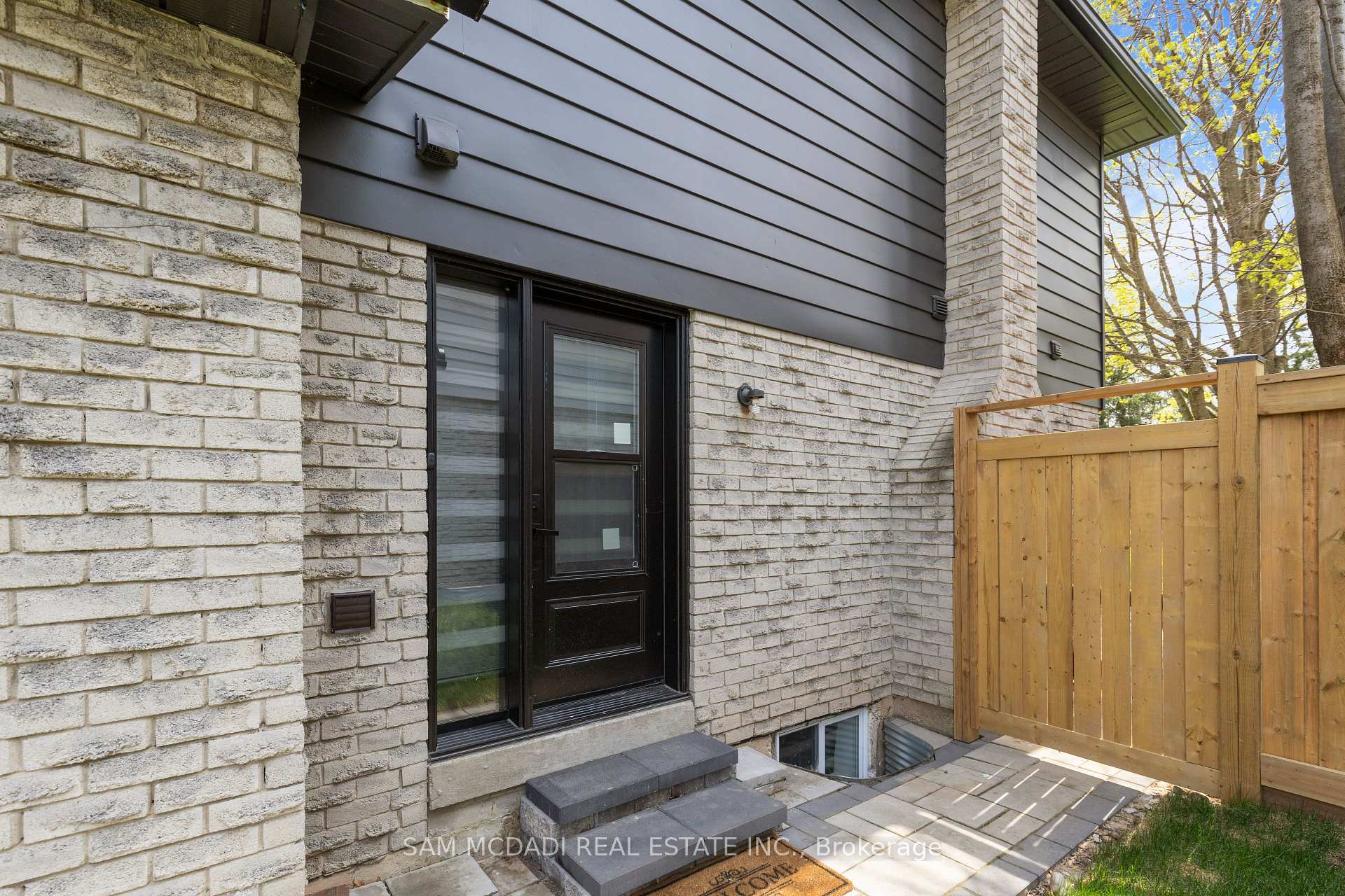 2284 Glastonbury Road