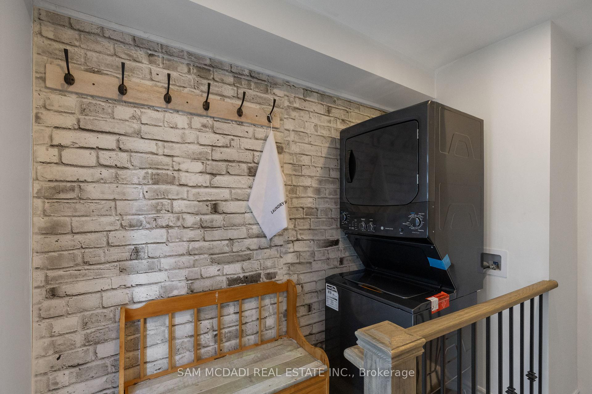 2284 Glastonbury Road