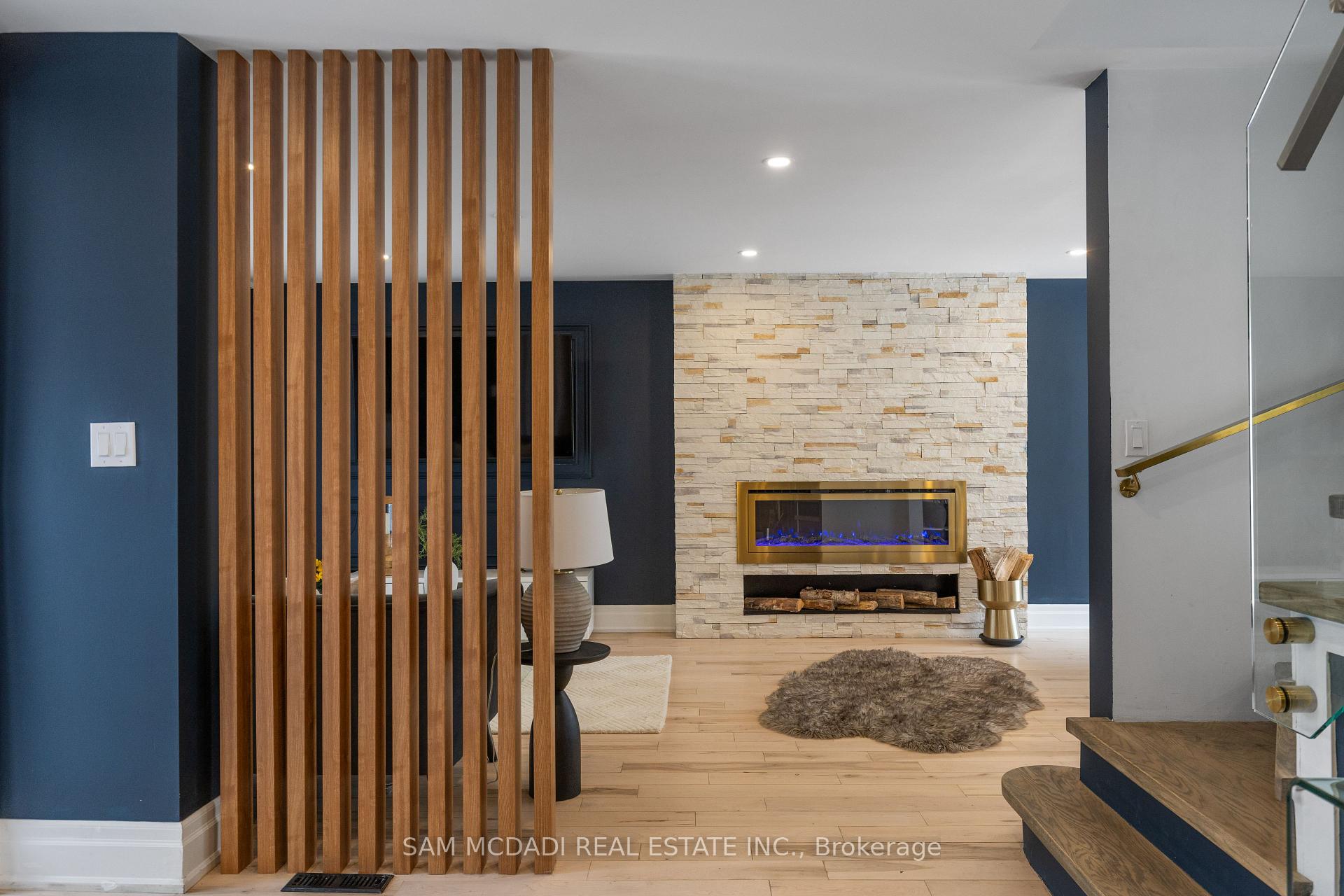 2284 Glastonbury Road