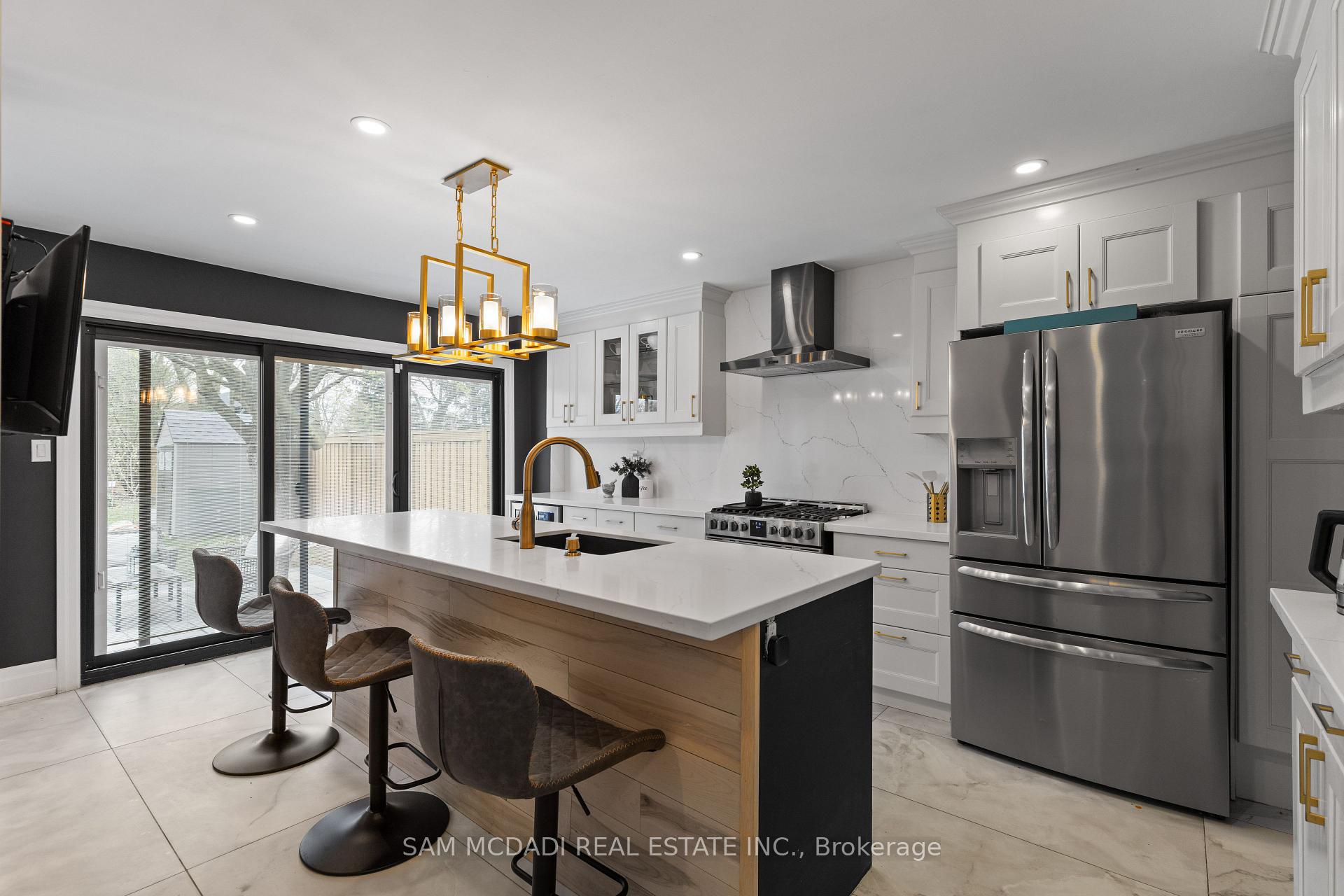 2284 Glastonbury Road