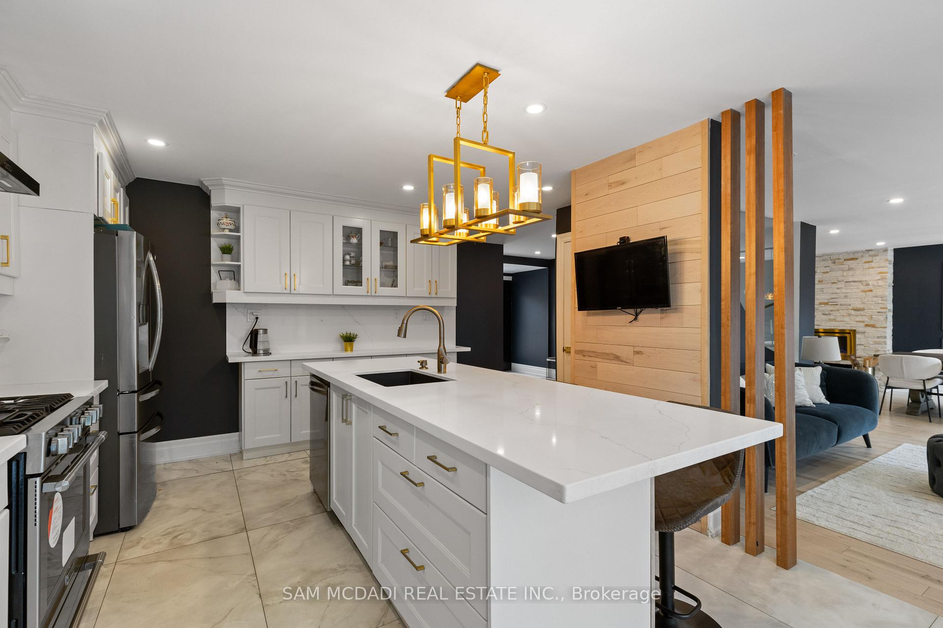 2284 Glastonbury Road