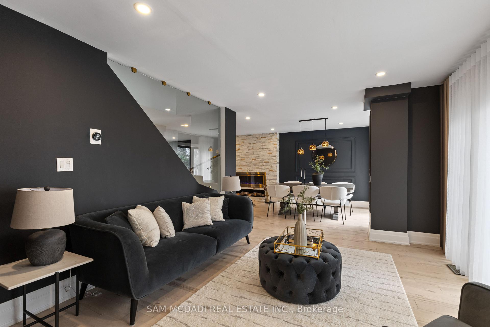 2284 Glastonbury Road