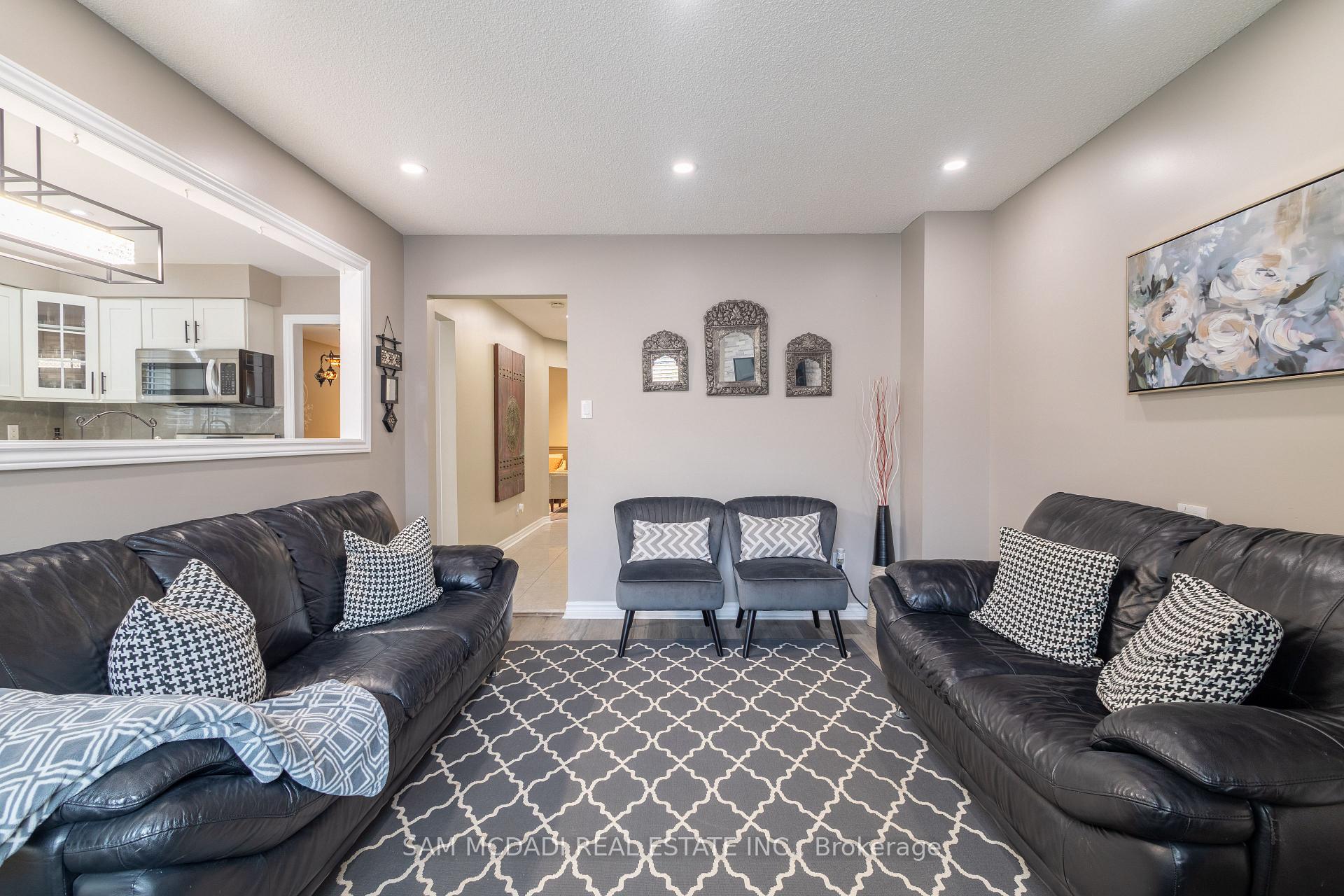 3183 Valcourt Crescent