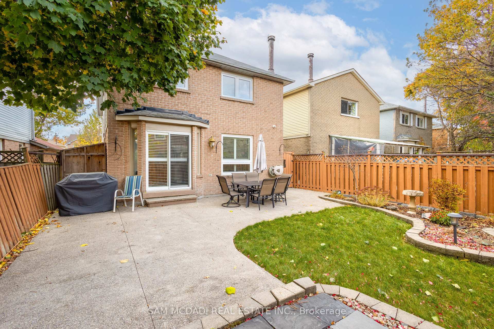 3183 Valcourt Crescent