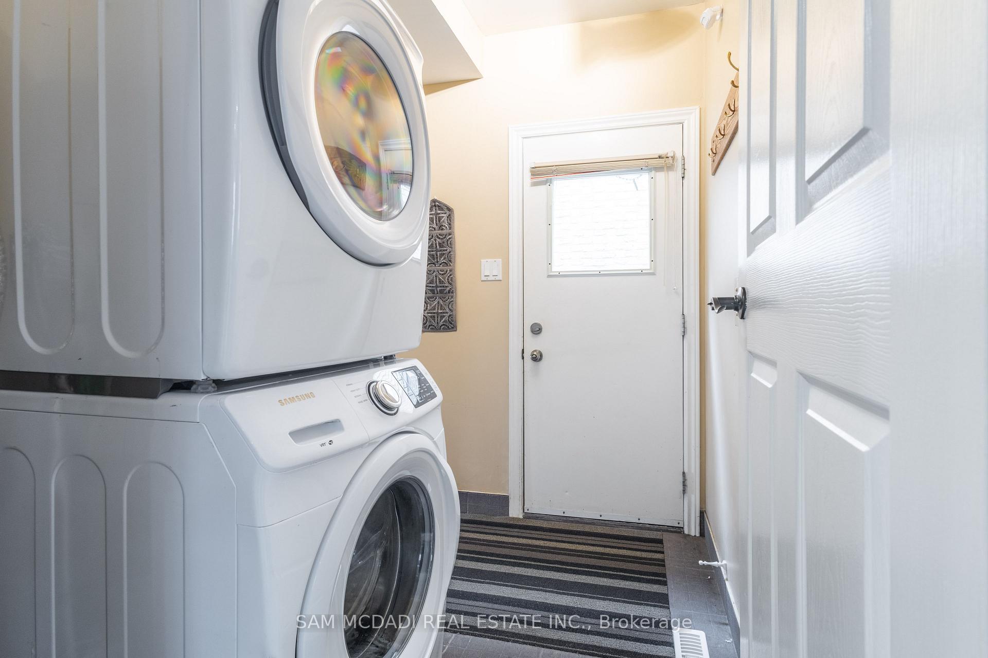 3183 Valcourt Crescent