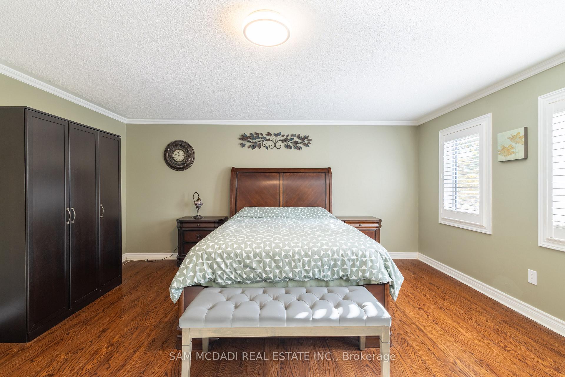 3183 Valcourt Crescent