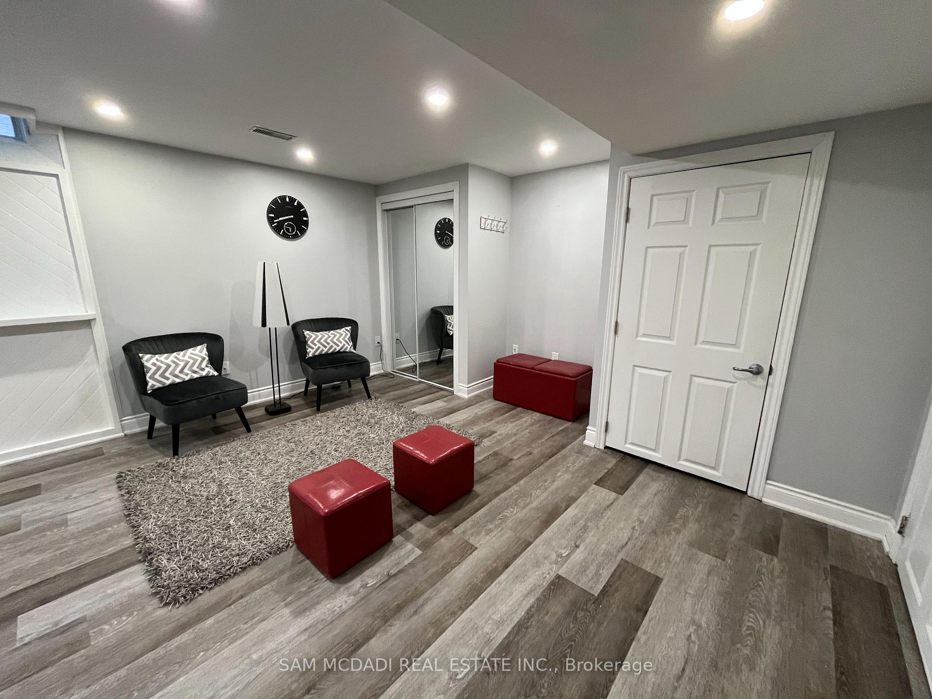 3183 Valcourt Crescent