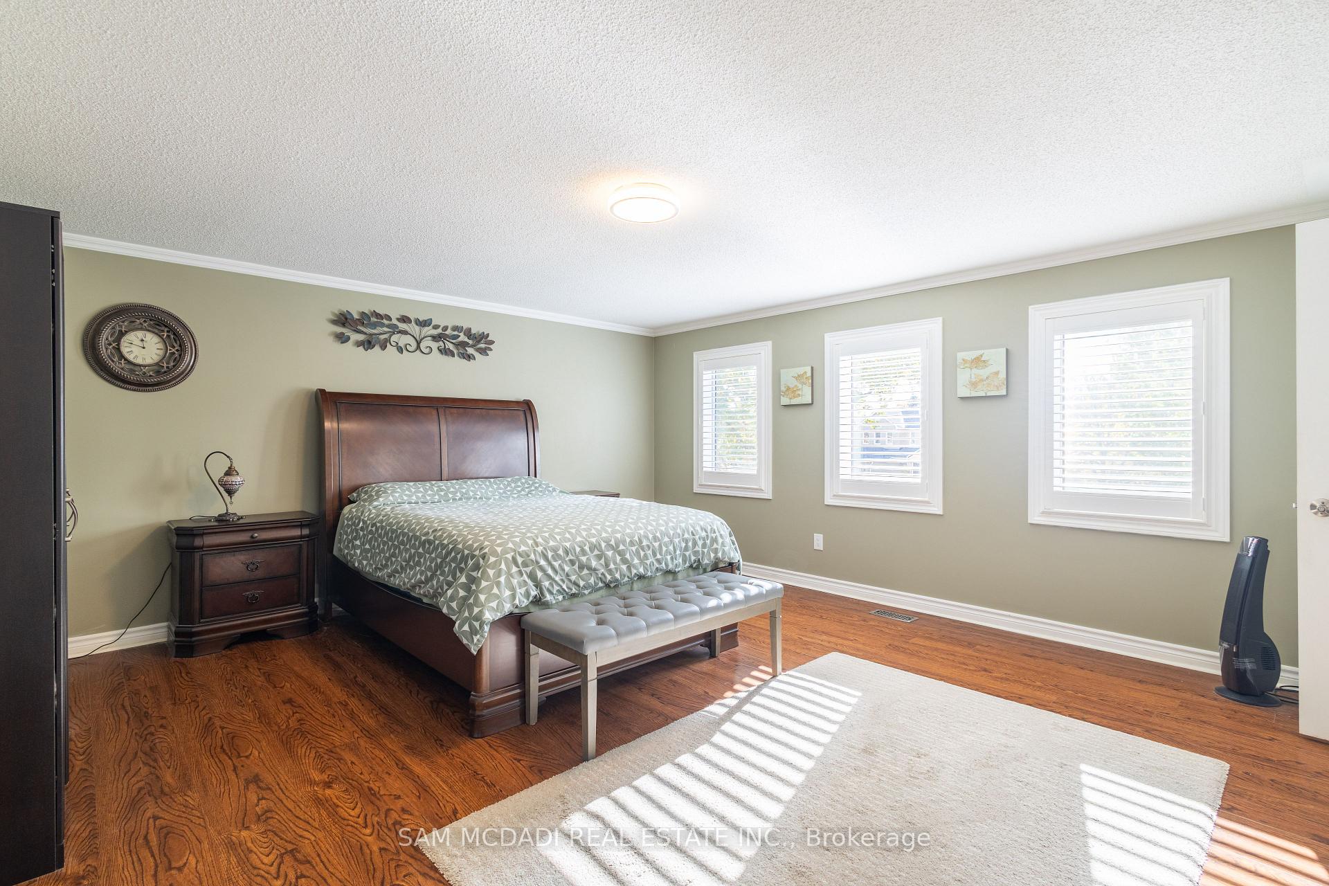 3183 Valcourt Crescent