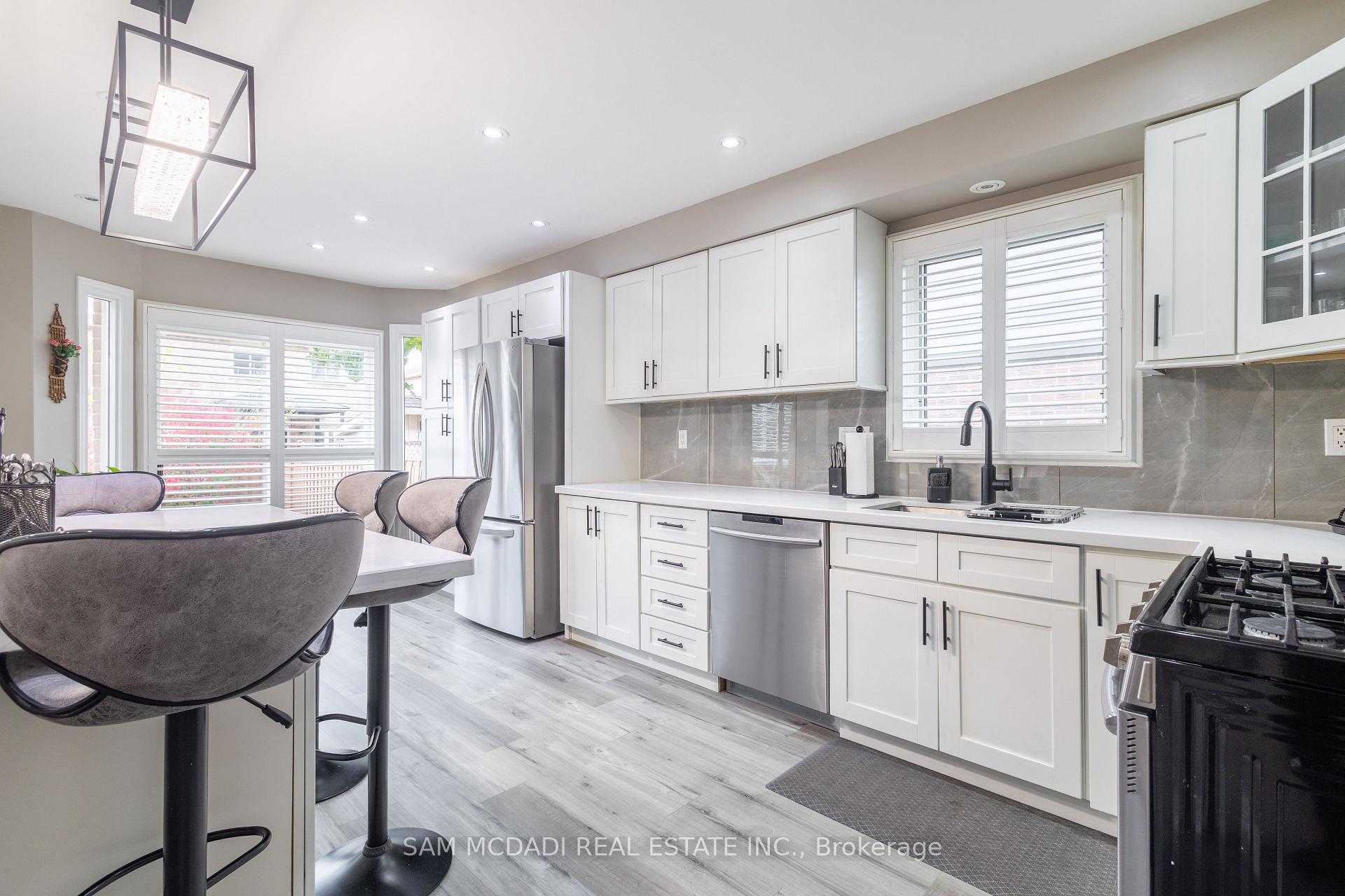 3183 Valcourt Crescent