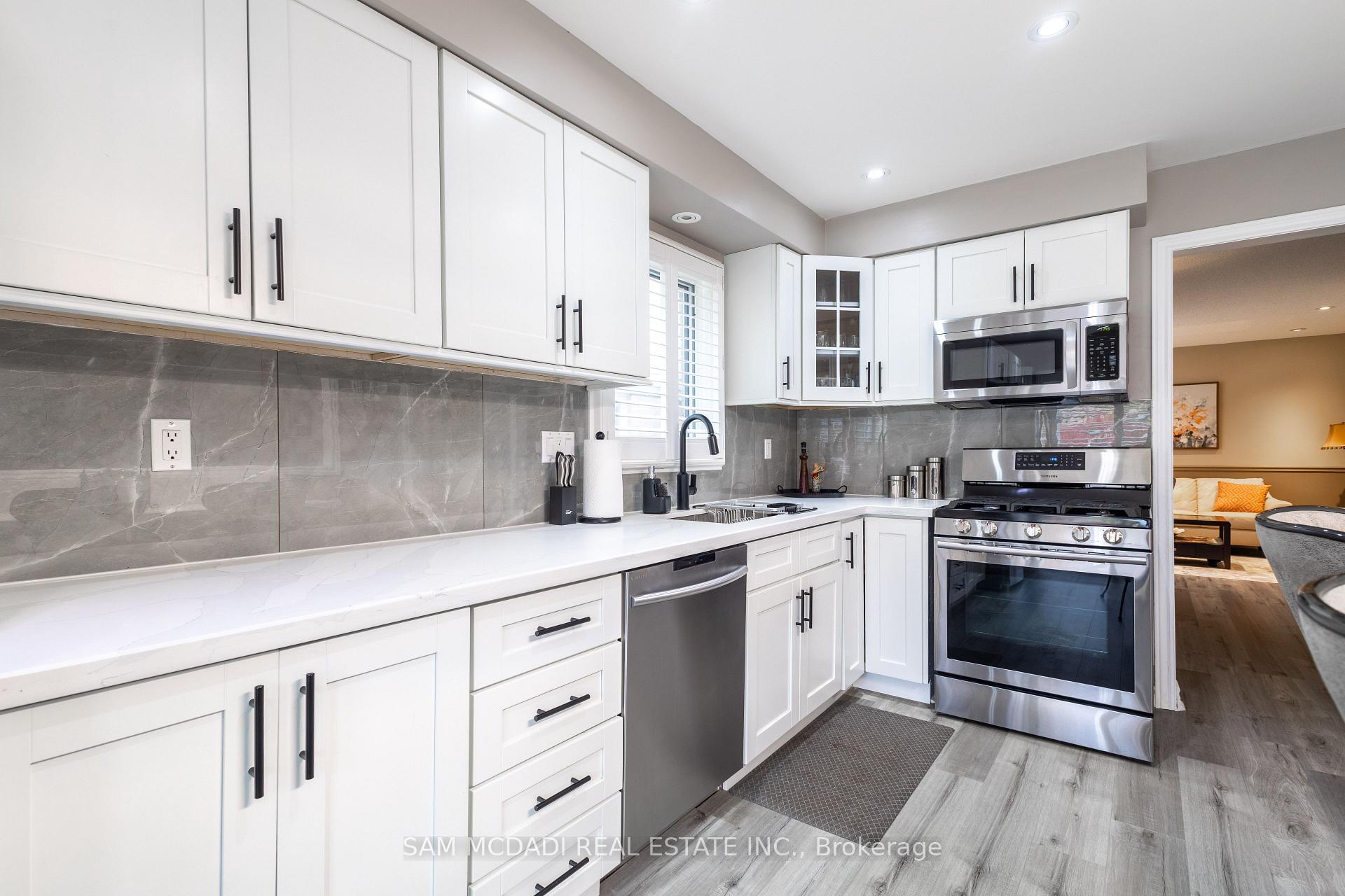 3183 Valcourt Crescent