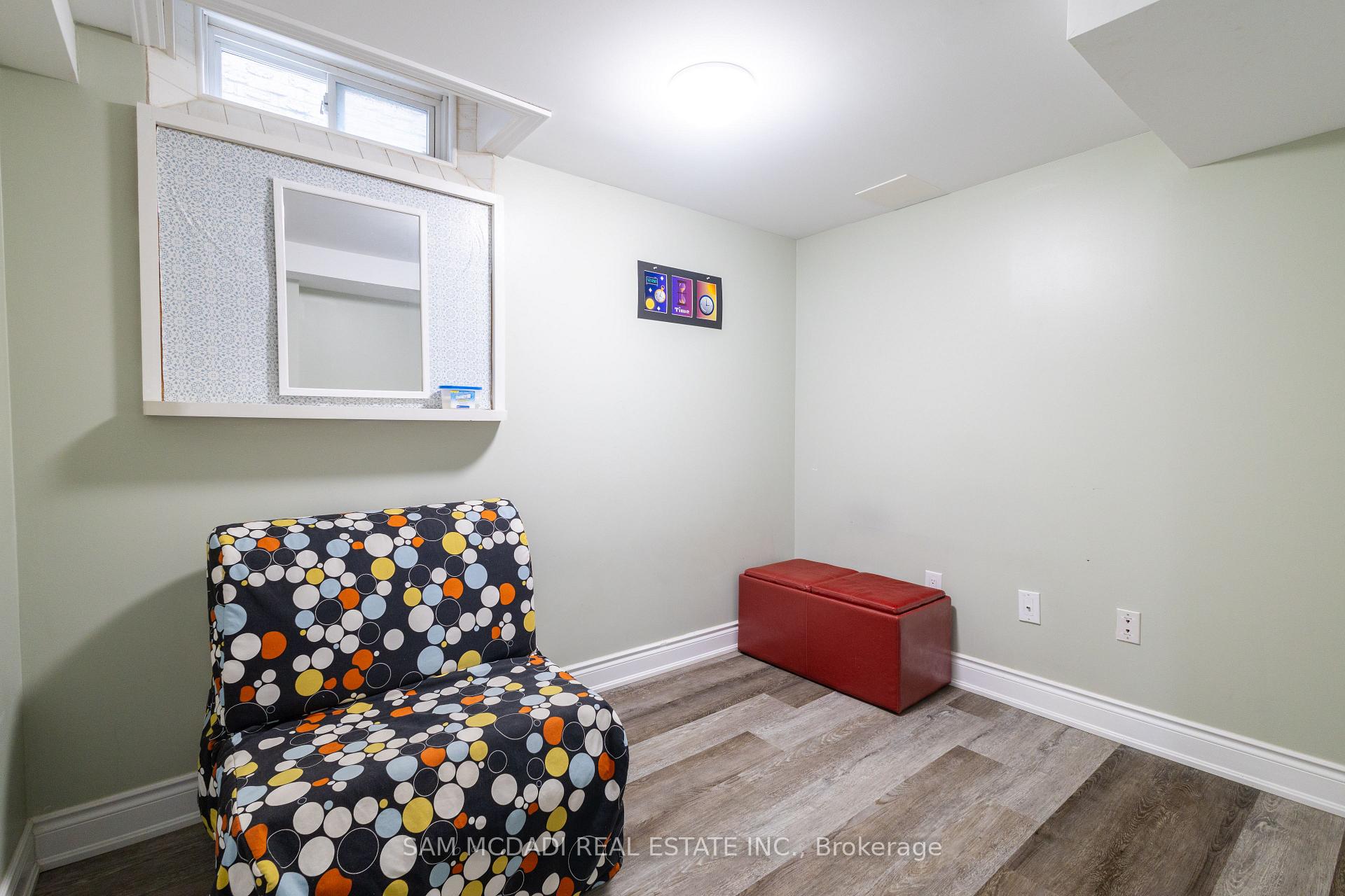 3183 Valcourt Crescent