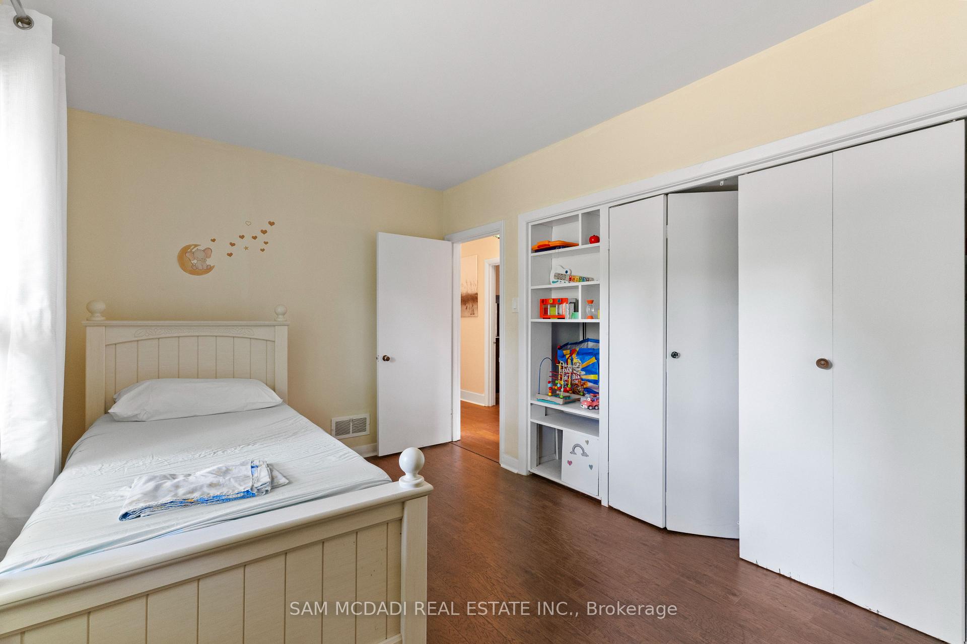 415 Country Club Crescent