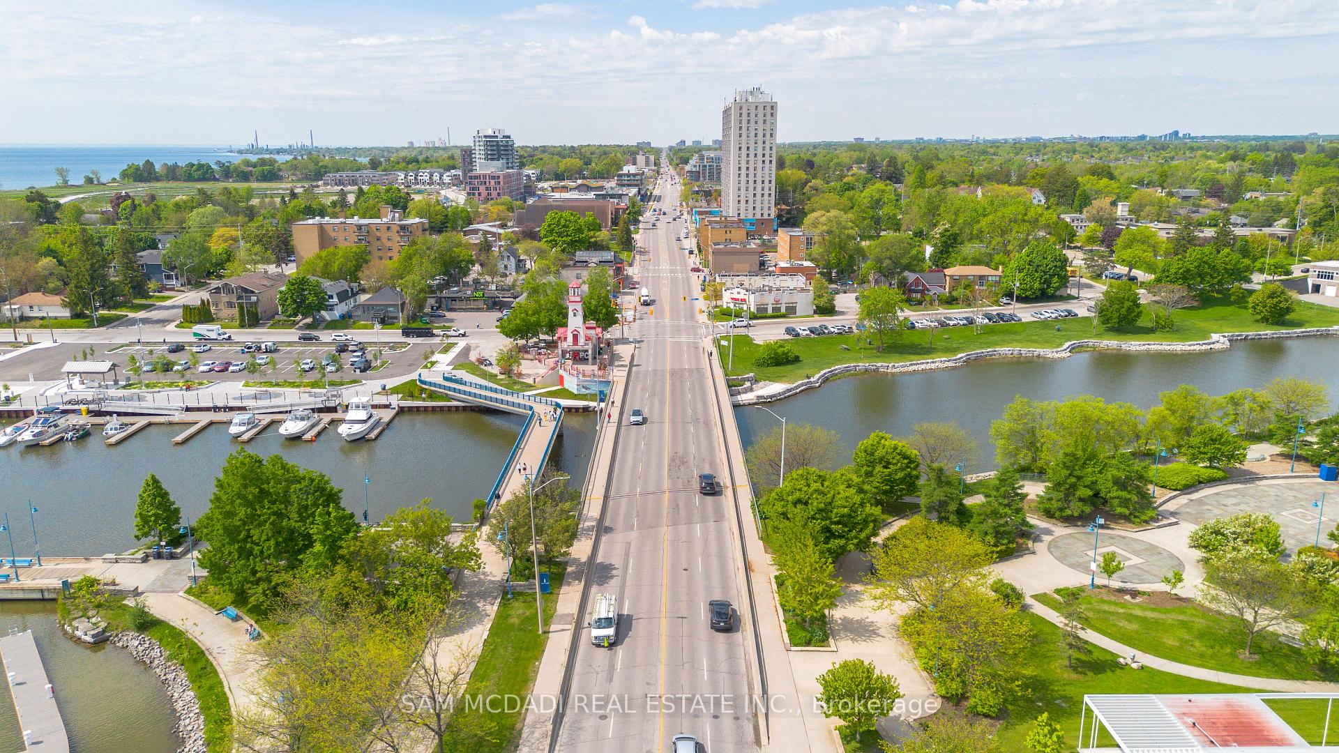 415 Country Club Crescent