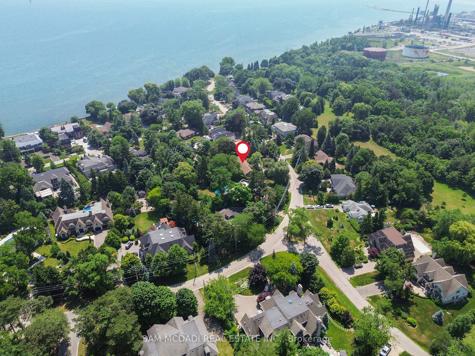 415 Country Club Crescent