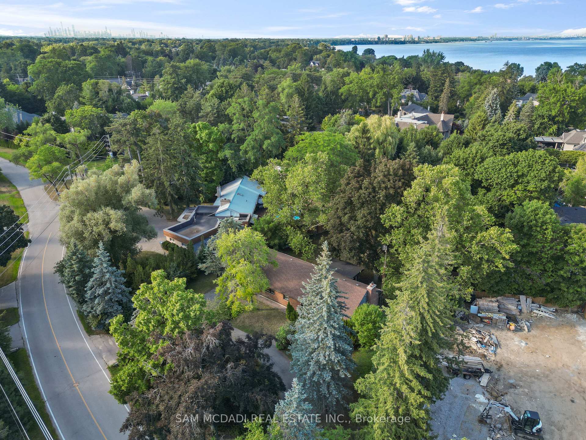 415 Country Club Crescent