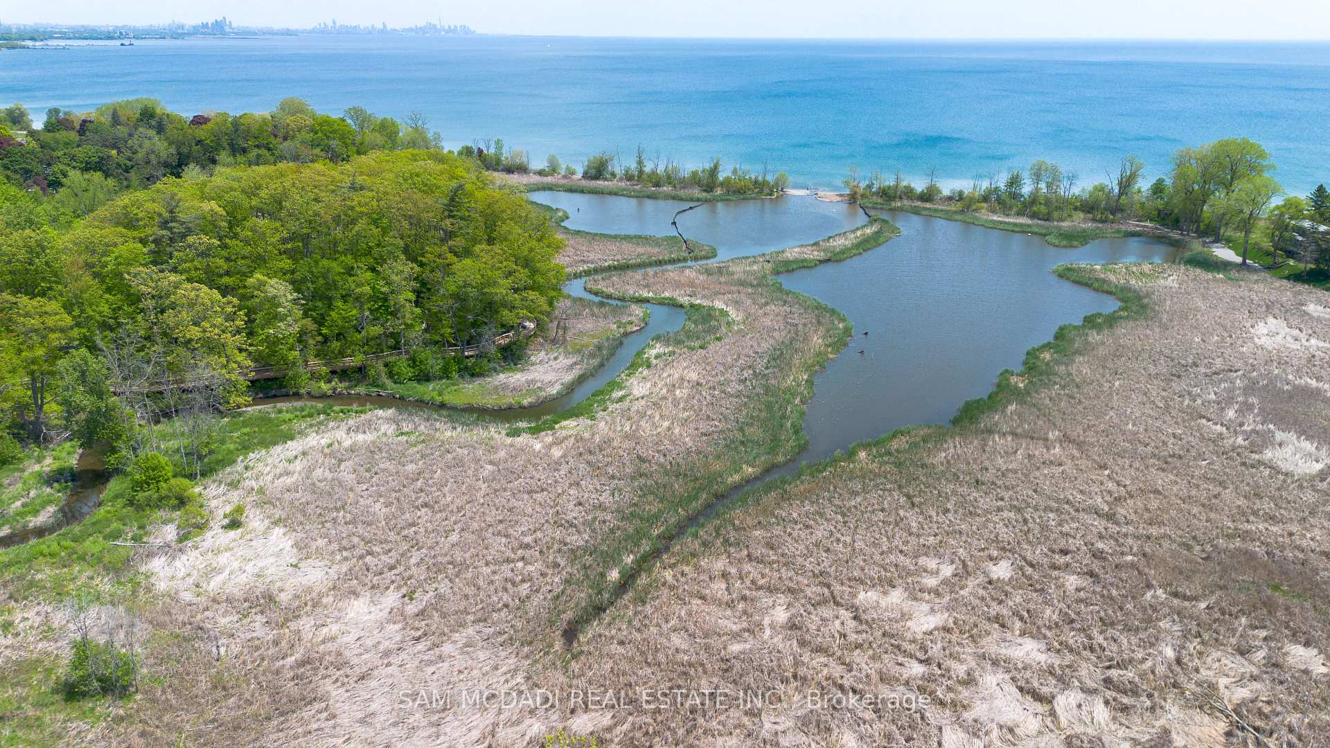 415 Country Club Crescent