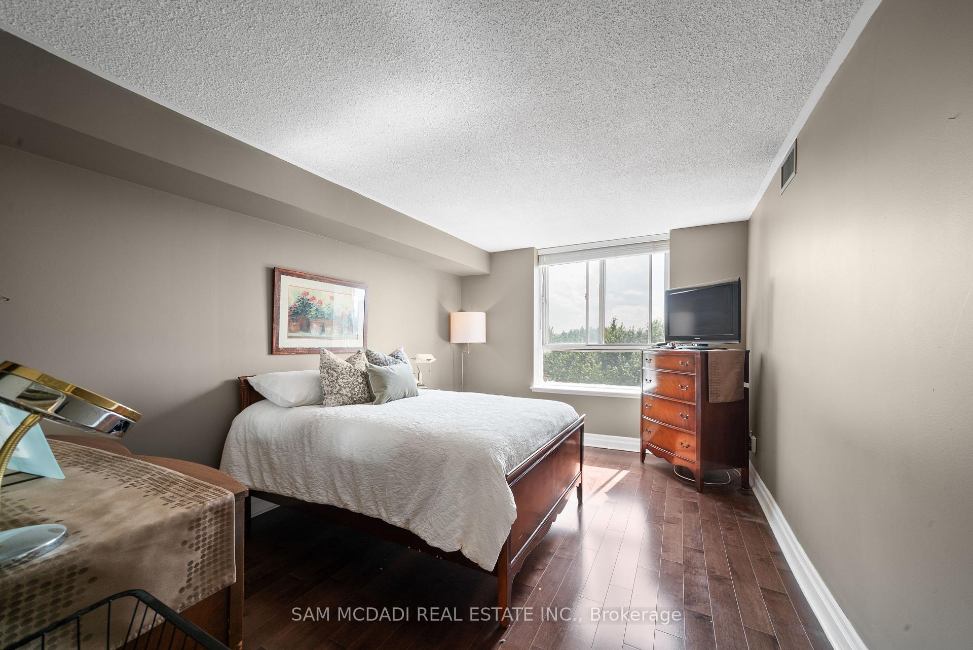 1485 Lakeshore Road E 1109