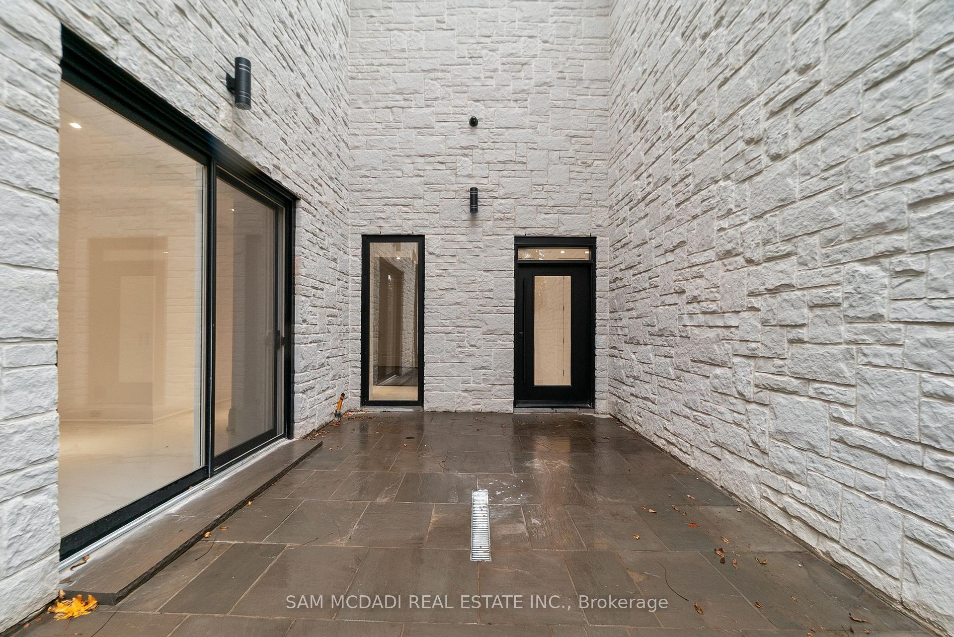 84 Pebbleridge Place