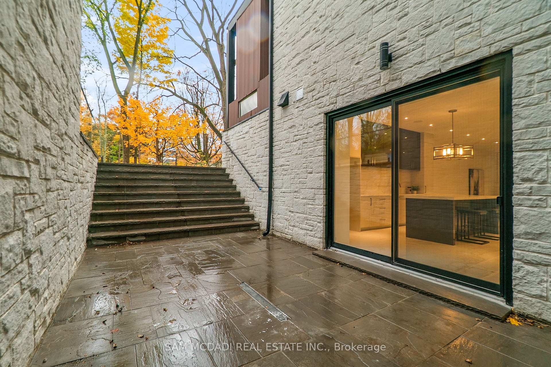 84 Pebbleridge Place