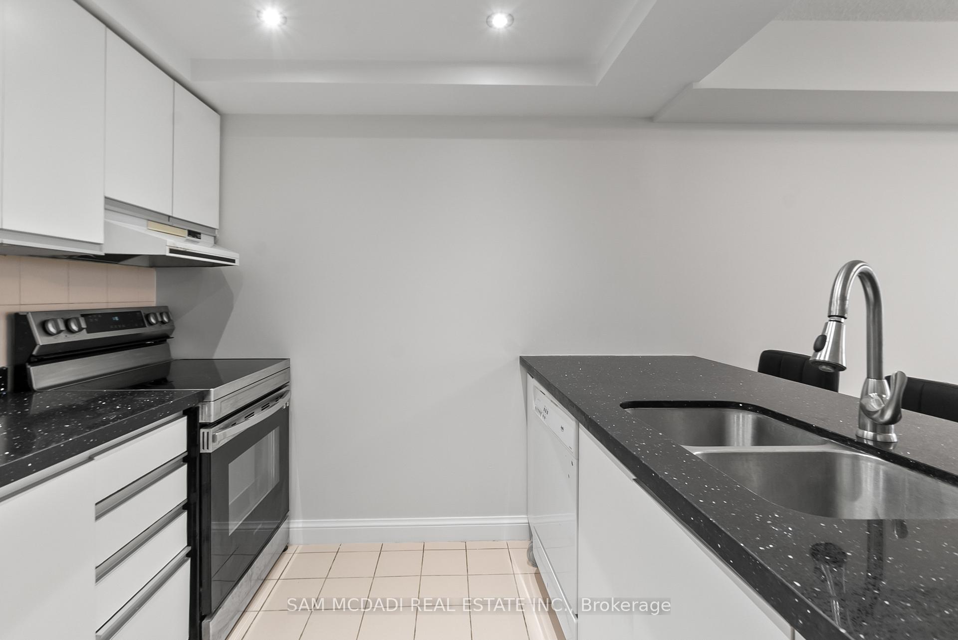 24 Hanover Road S 2106