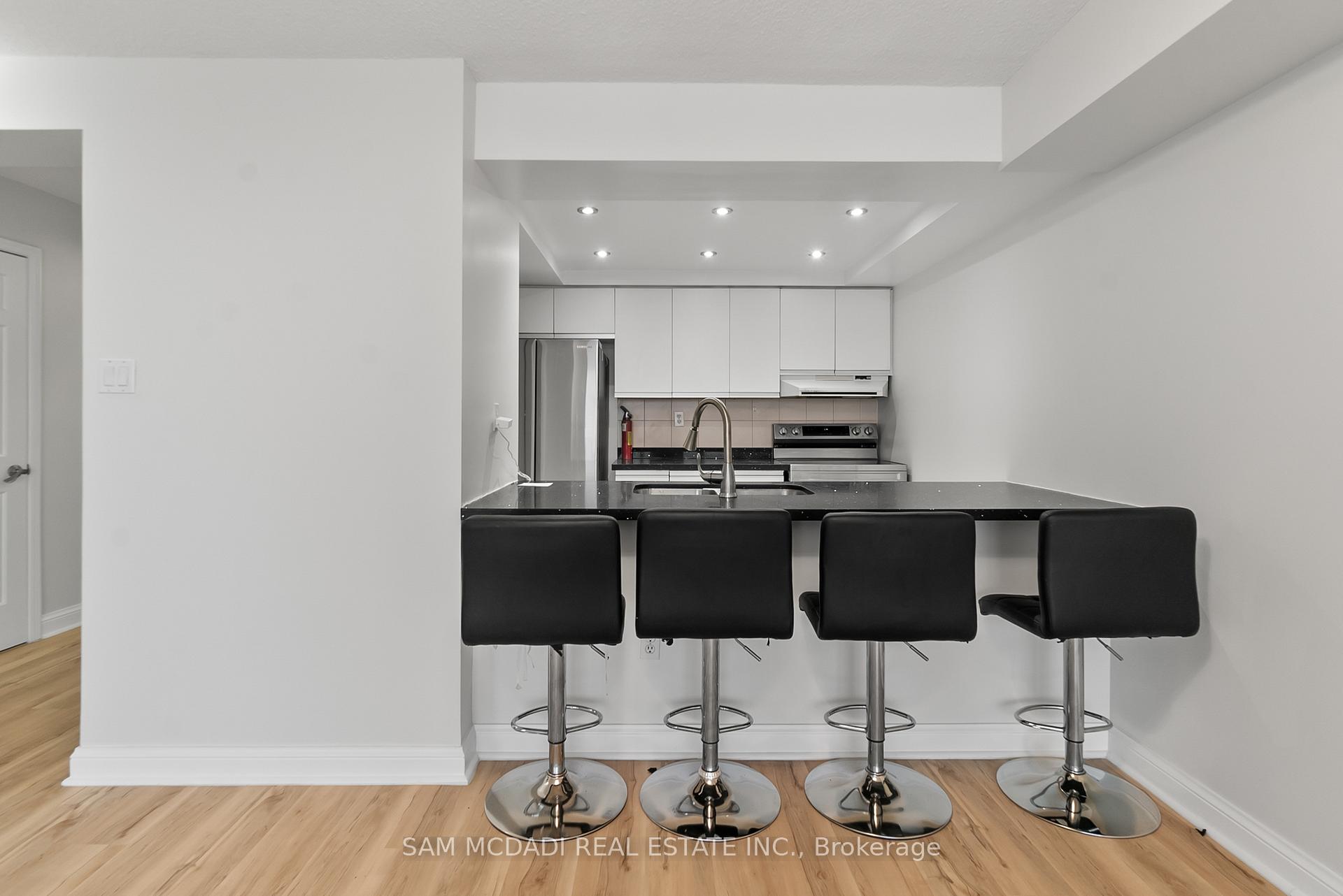 24 Hanover Road S 2106