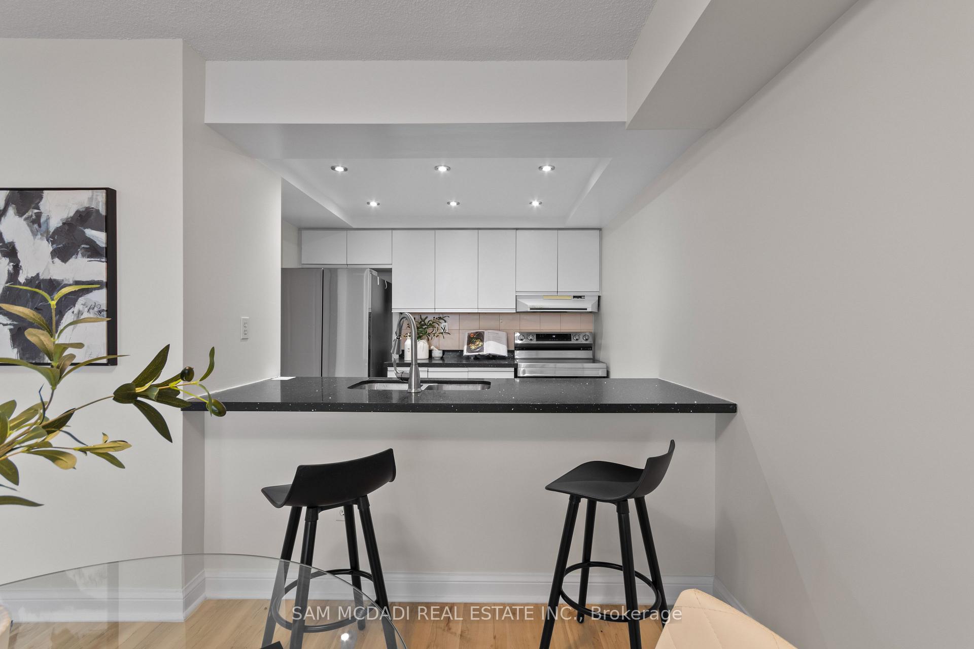 24 Hanover Road S 2106