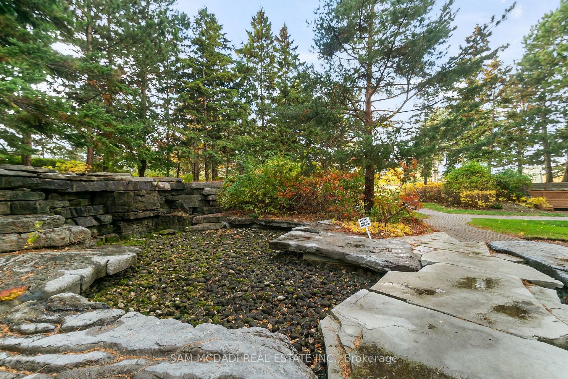 24 Hanover Road S 2106