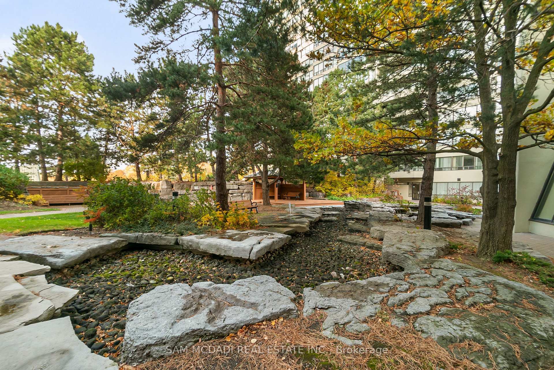 24 Hanover Road S 2106