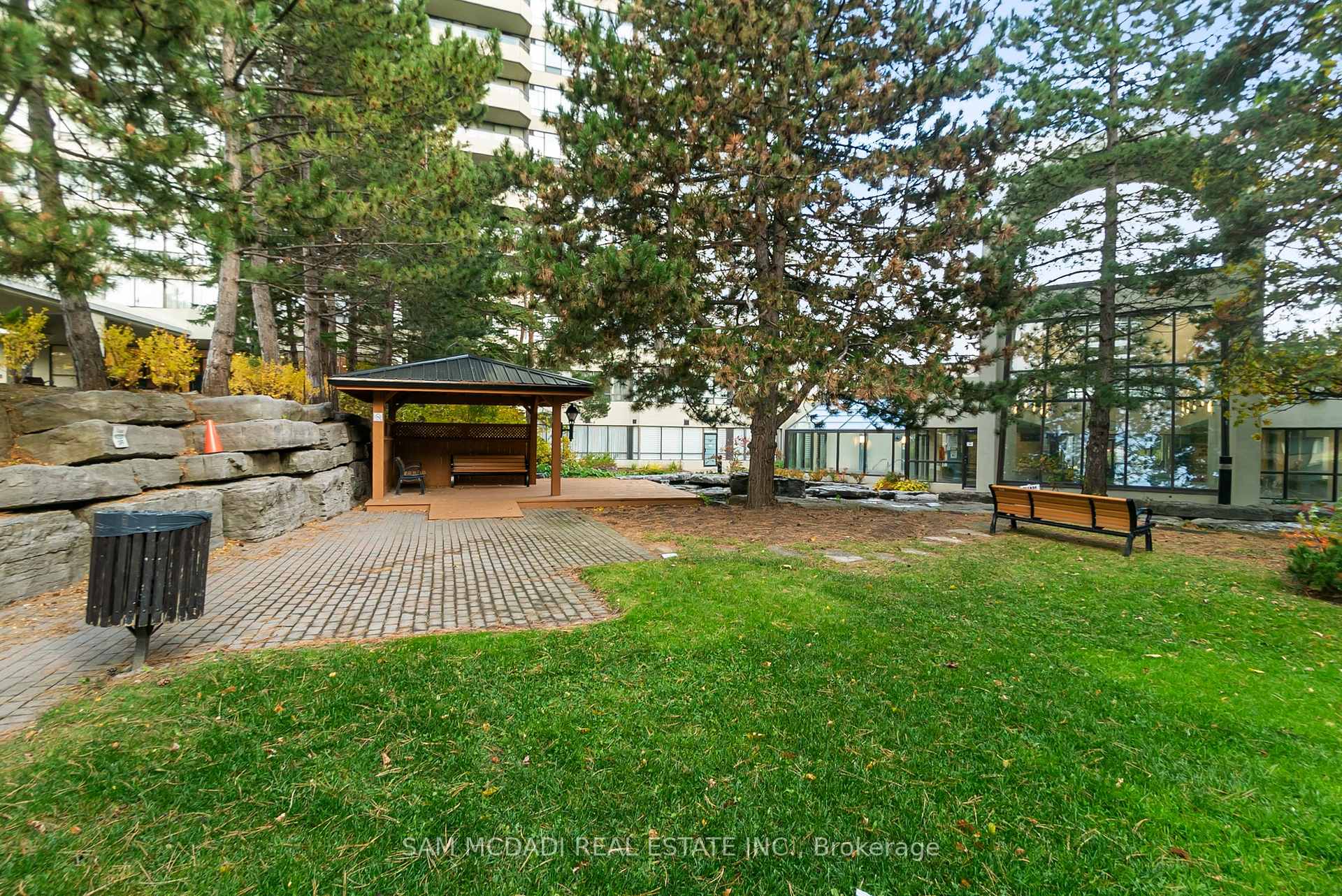 24 Hanover Road S 2106