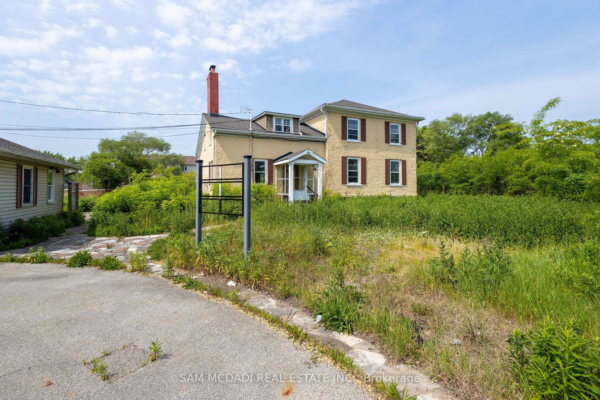 2477 Queensway Drive