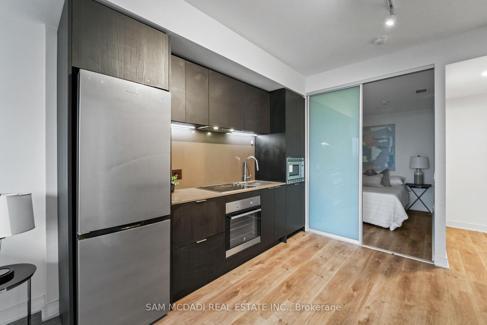 86 Dundas Street E 1513