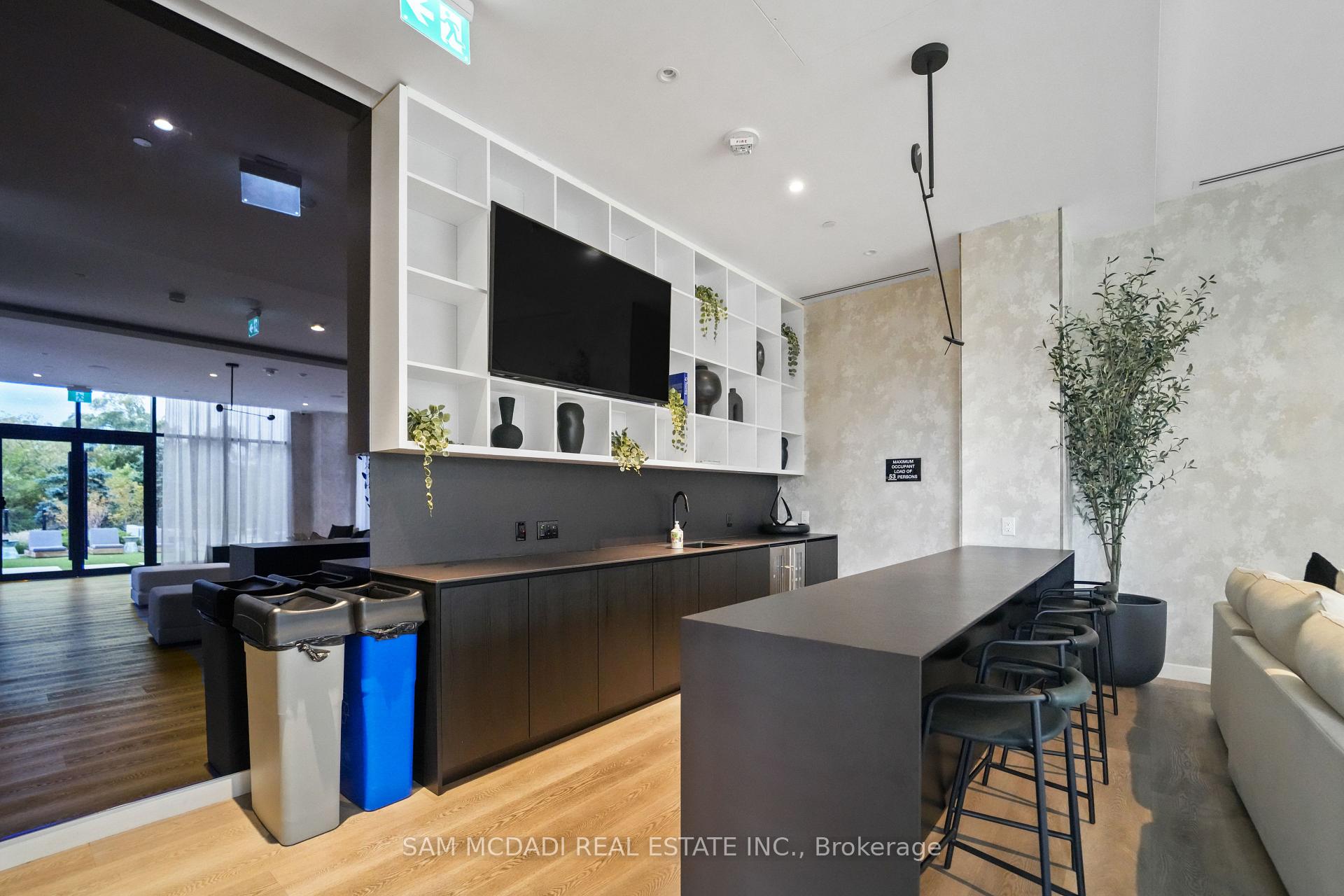 86 Dundas Street E 1513