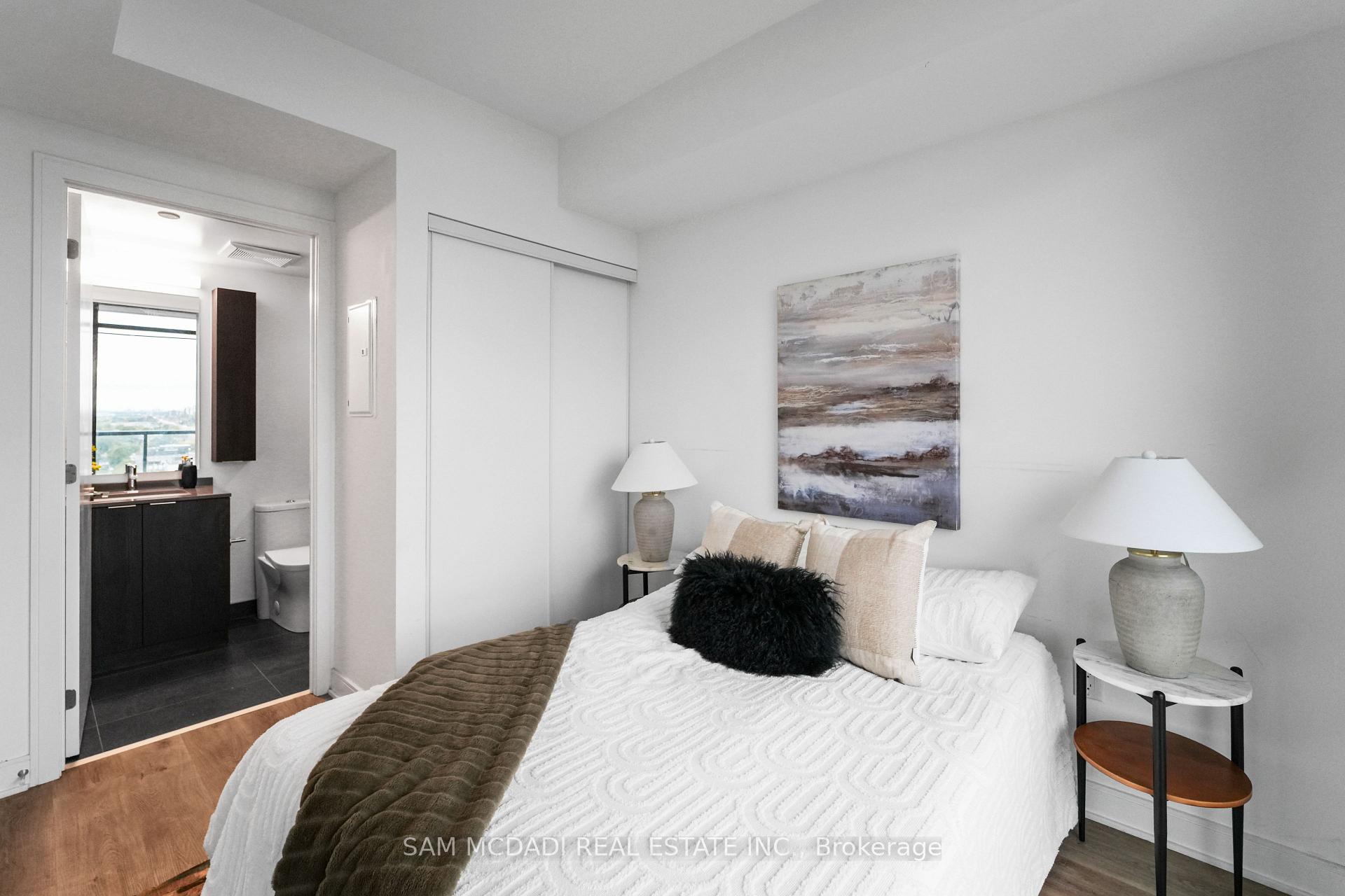 86 Dundas Street E 1513