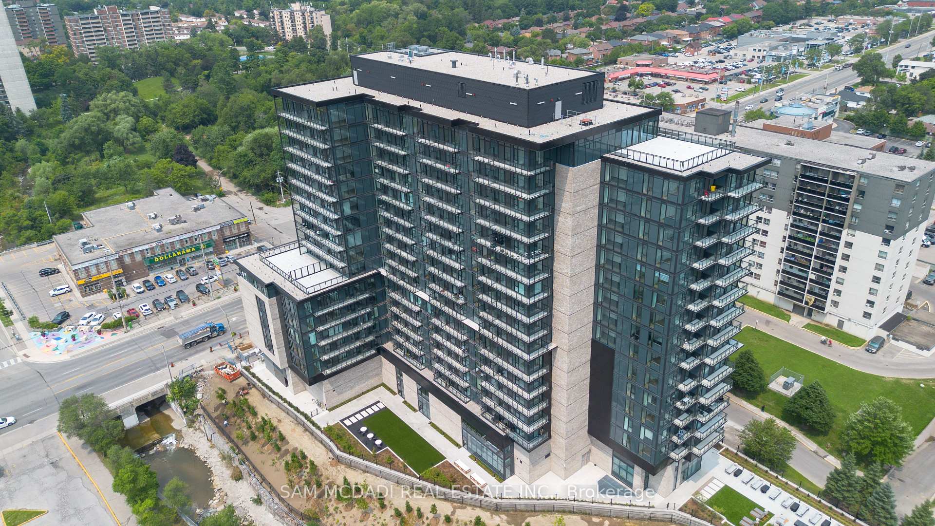 86 Dundas Street E 1513