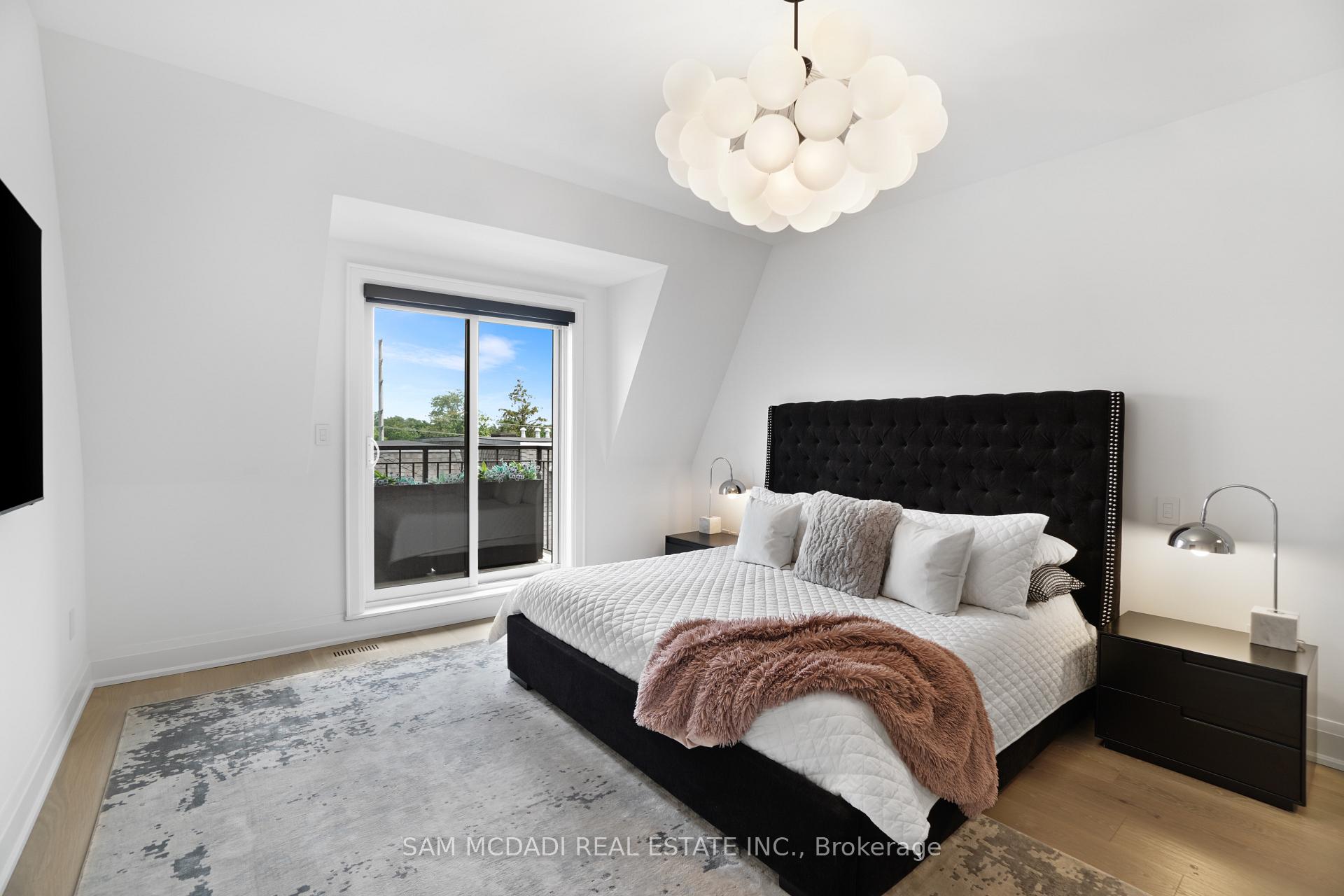 10 Lunar Crescent 24