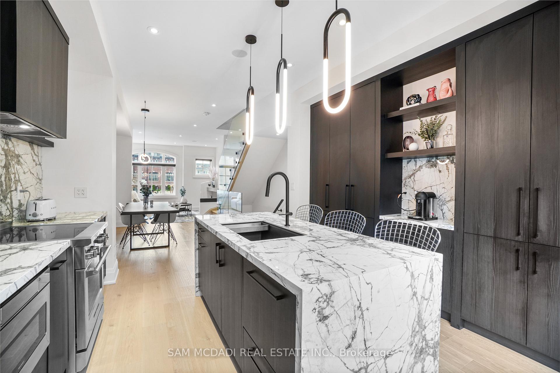 10 Lunar Crescent 24