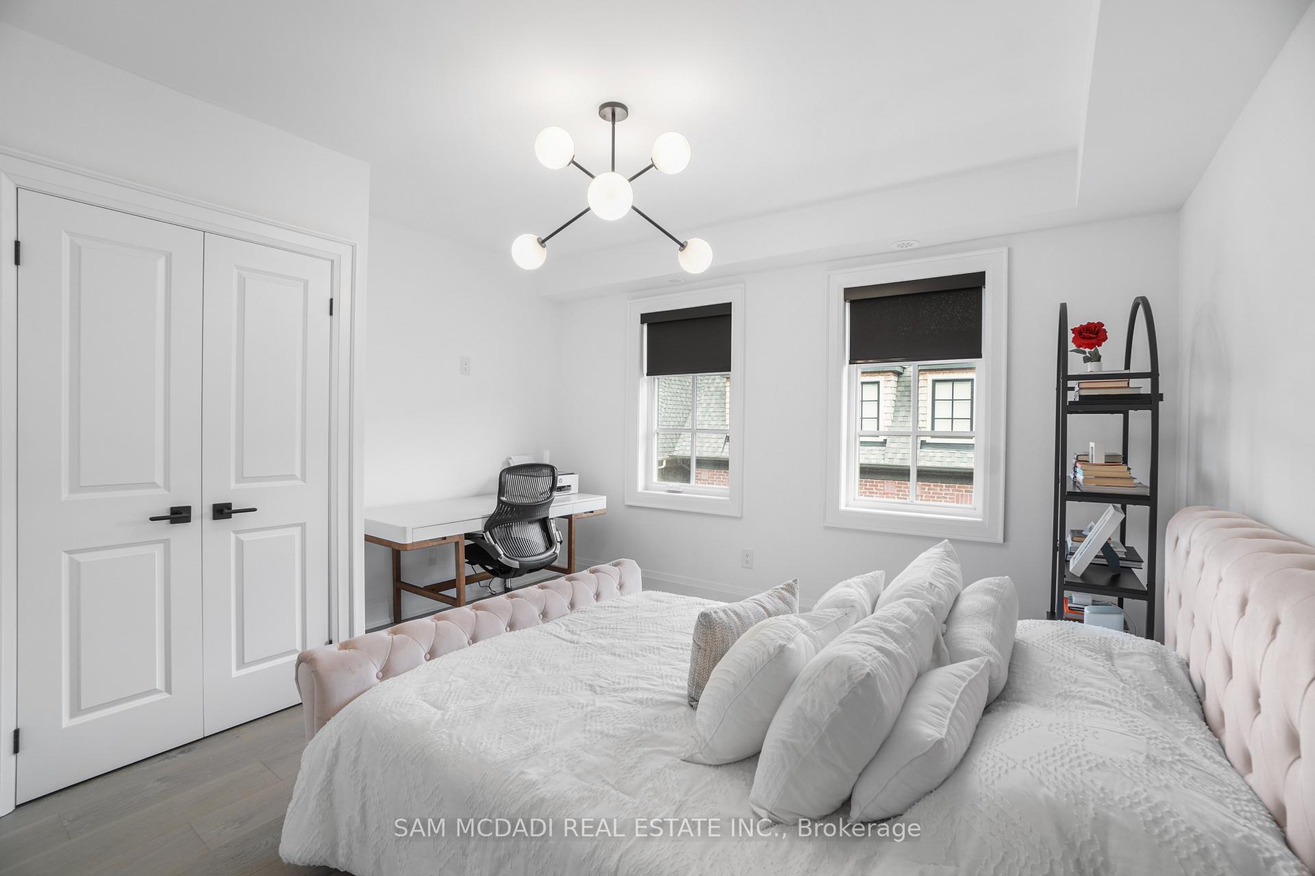 10 Lunar Crescent 24