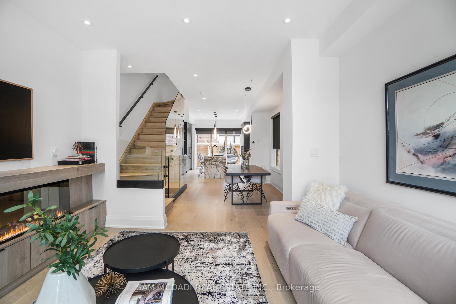 10 Lunar Crescent 24