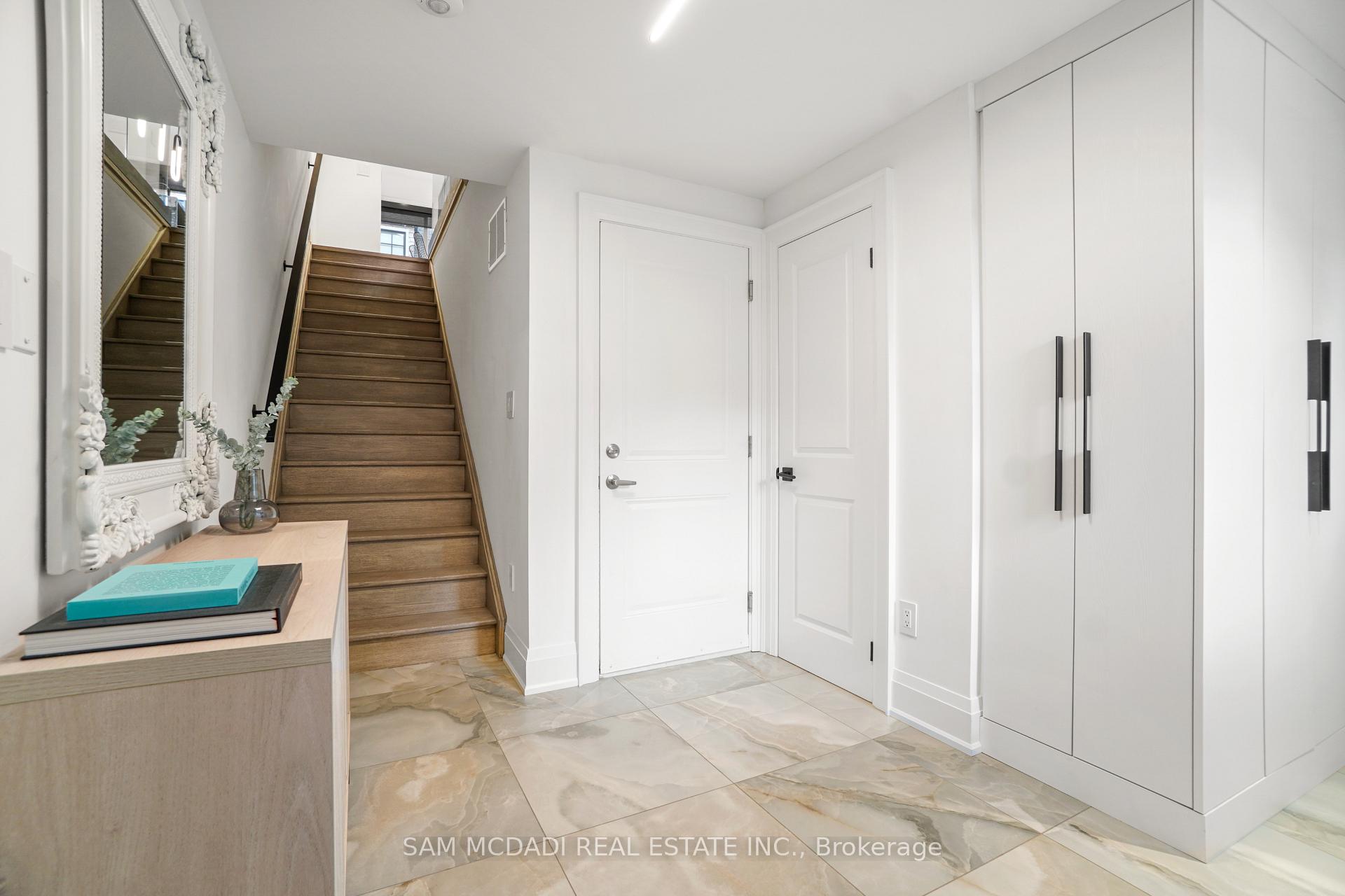 10 Lunar Crescent 24