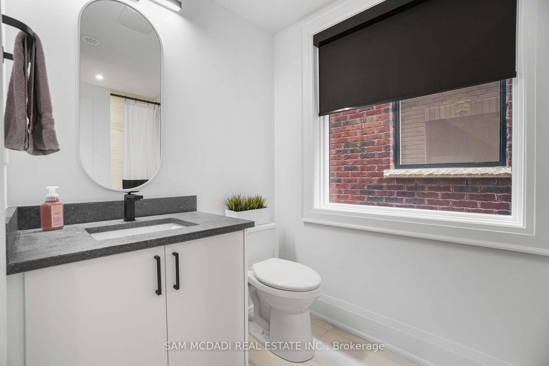 10 Lunar Crescent 24