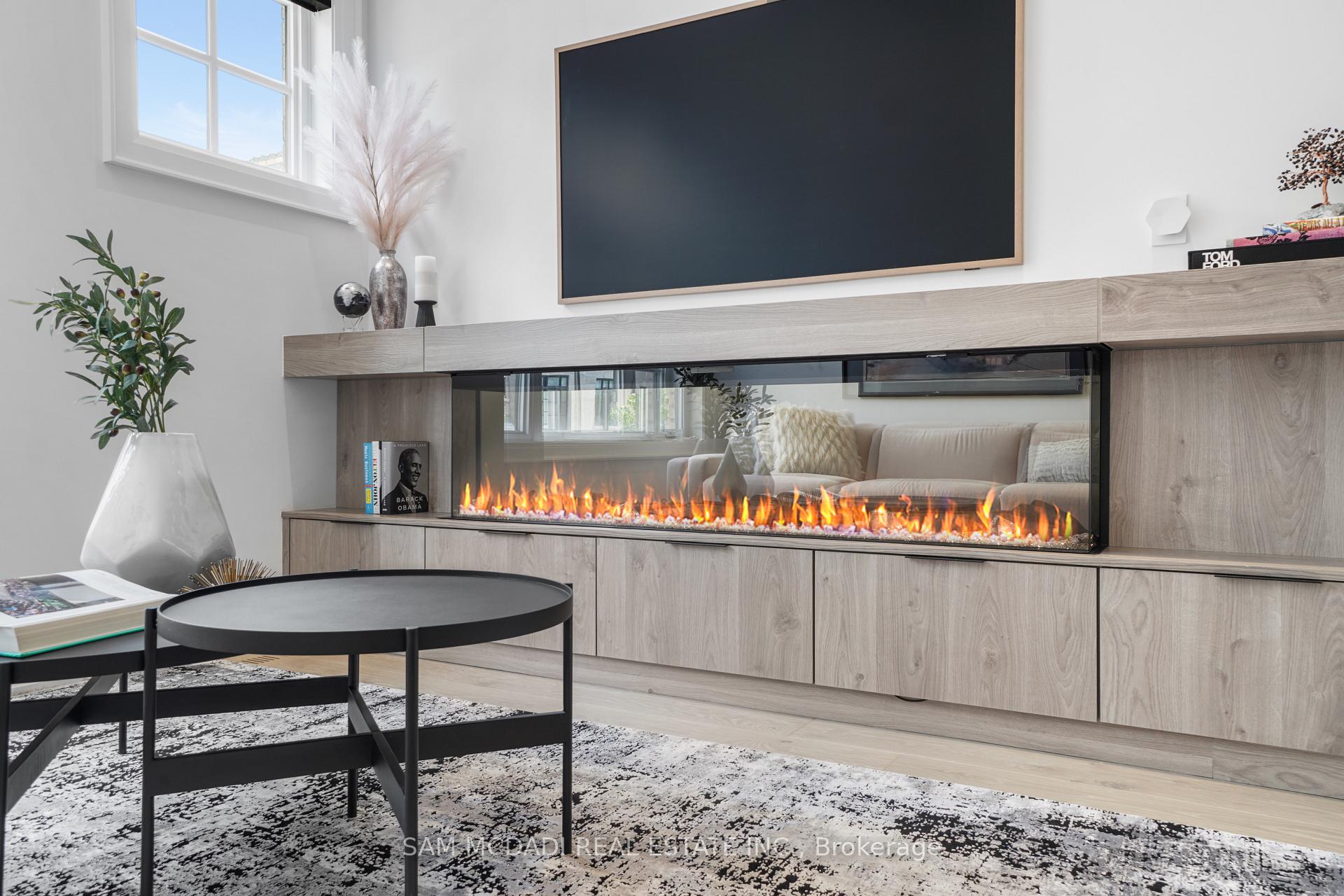 10 Lunar Crescent 24