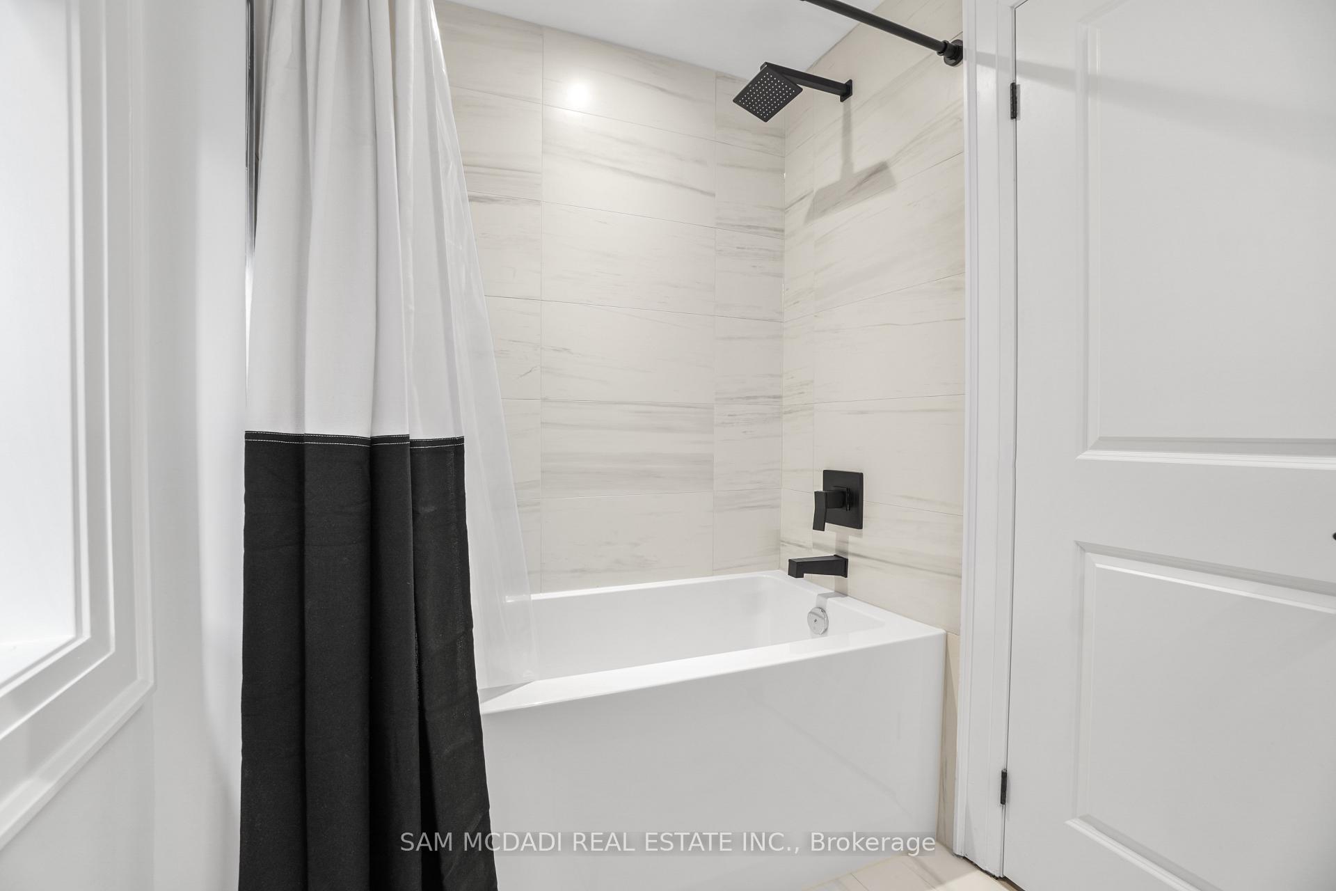 10 Lunar Crescent 24