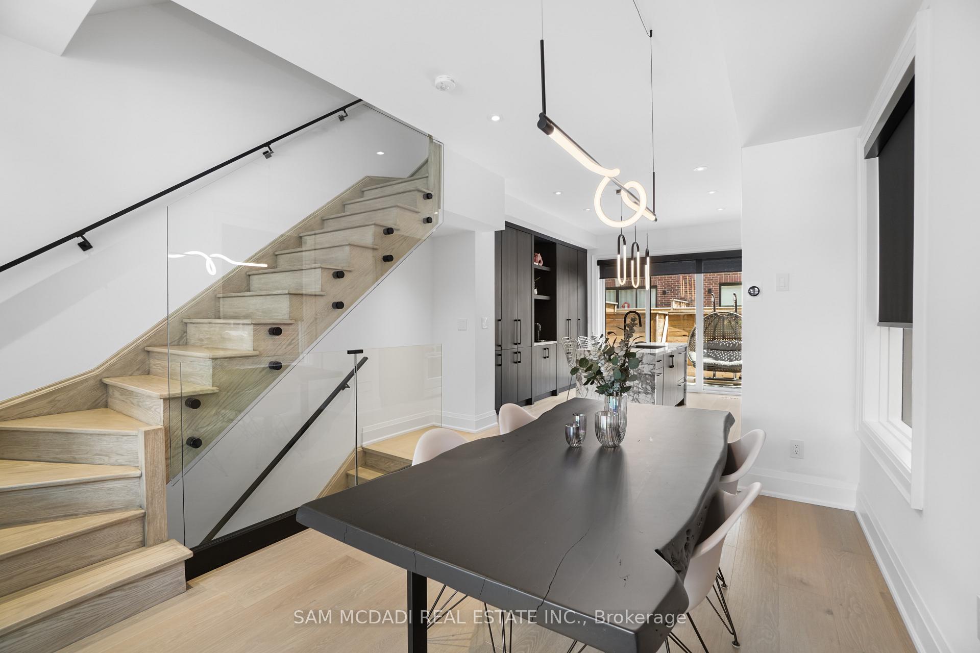 10 Lunar Crescent 24