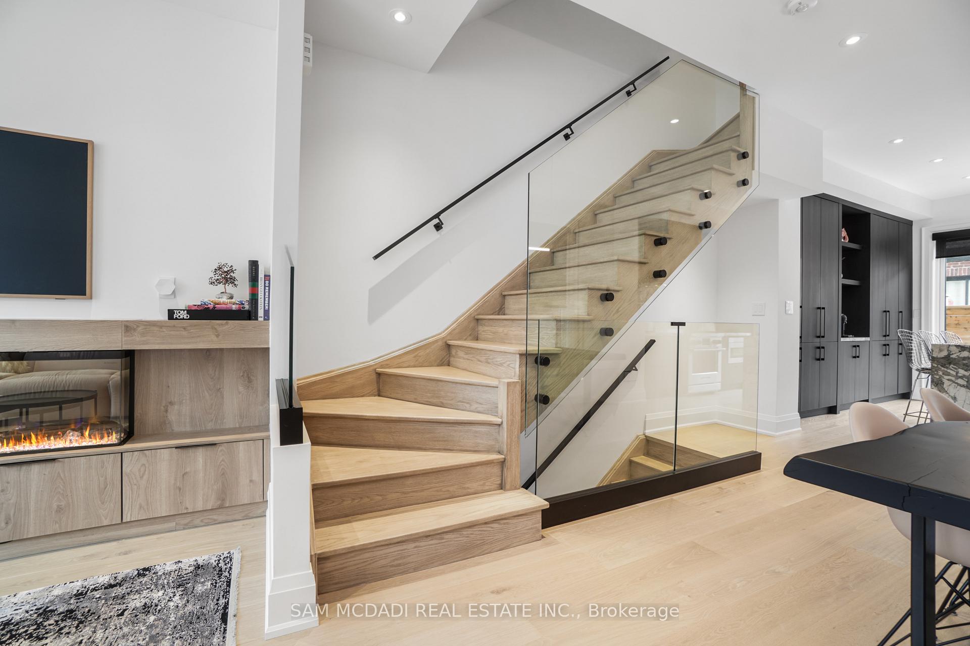 10 Lunar Crescent 24